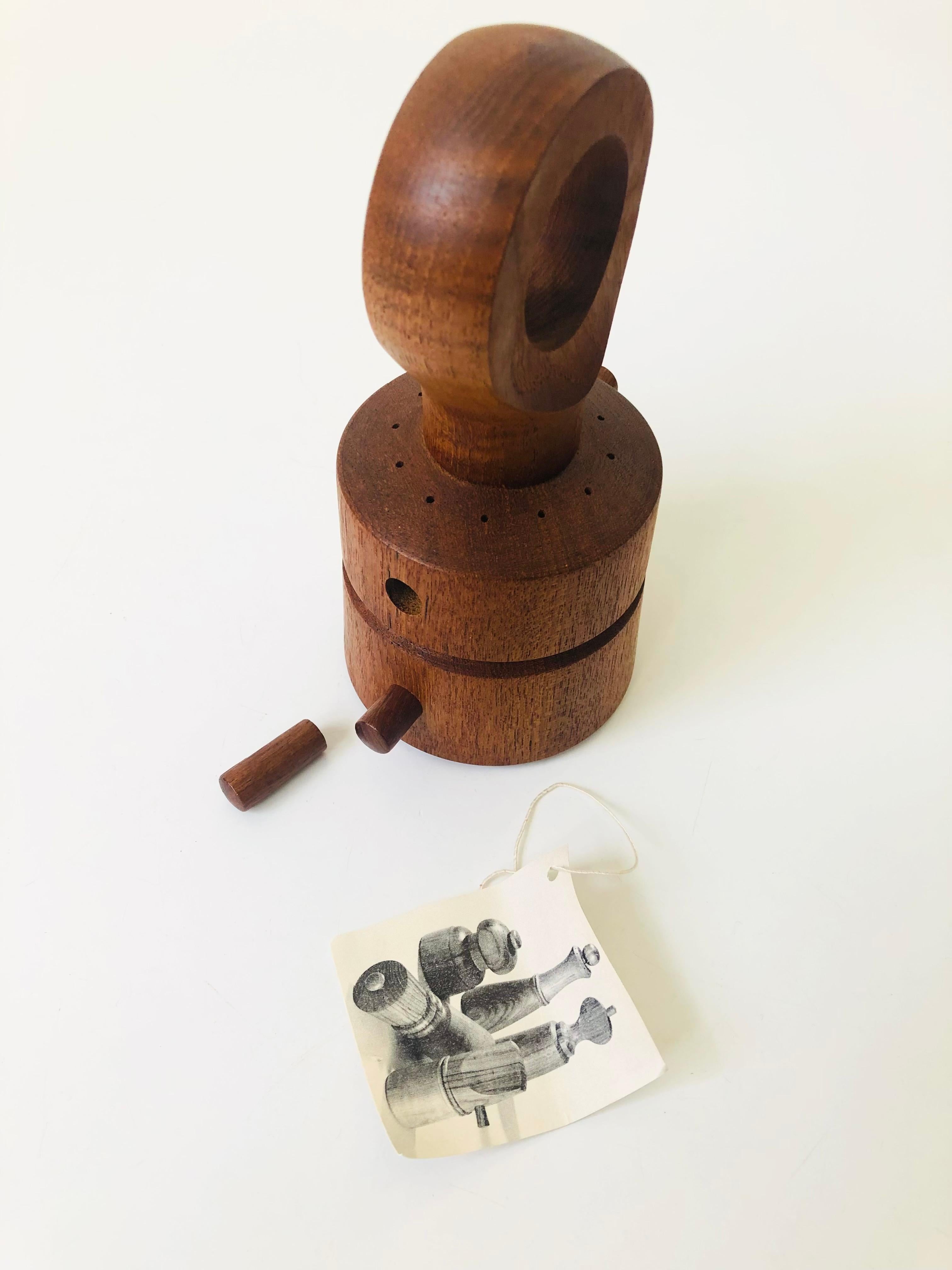 Mid Century Dansk Teak Peppermill and Salt Shaker Combo by Jens Quistgaard, Eye 3