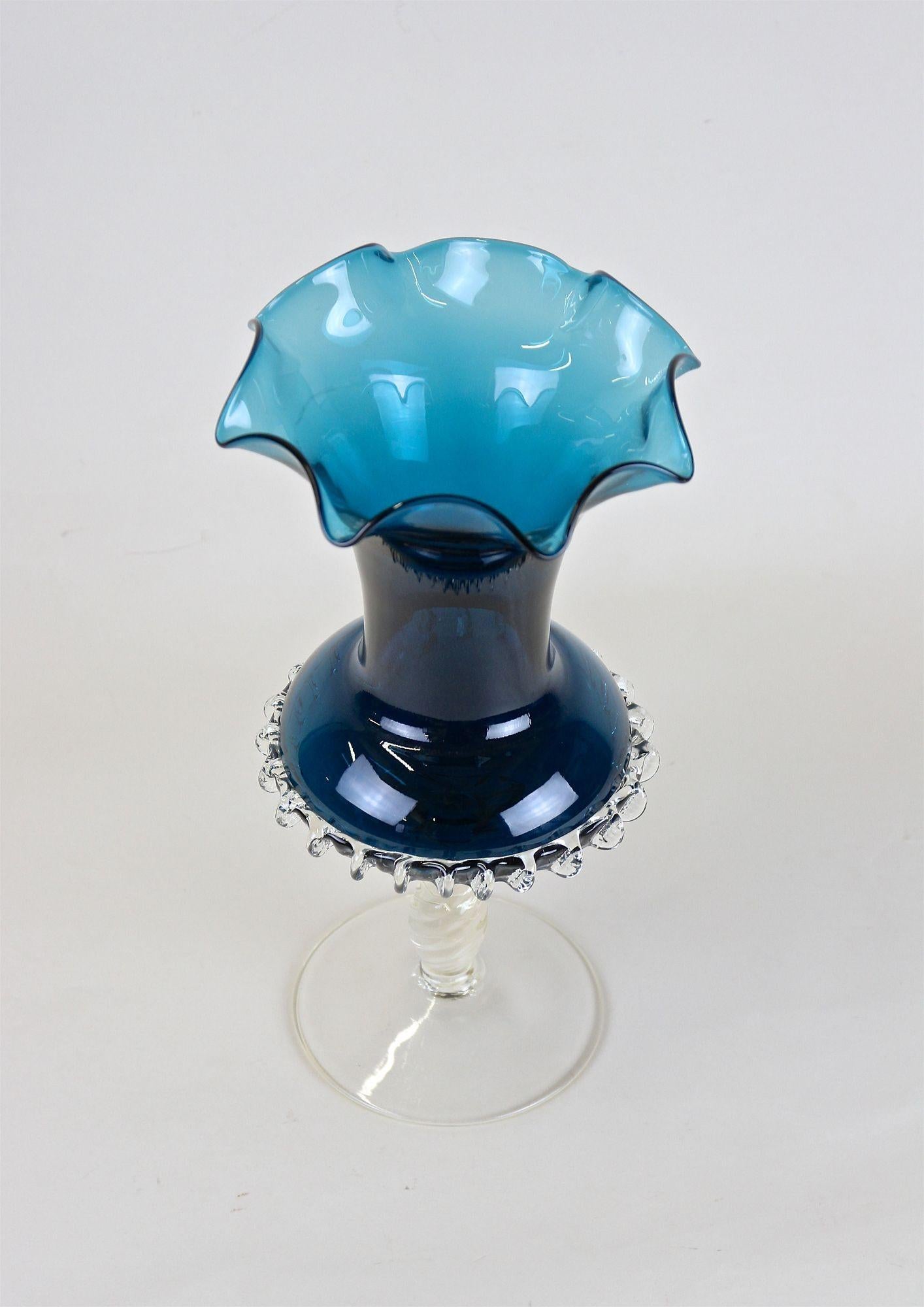 Midcentury Dark Blue Murano Glass Vase, Mouthblown, Italy, circa 1960 6