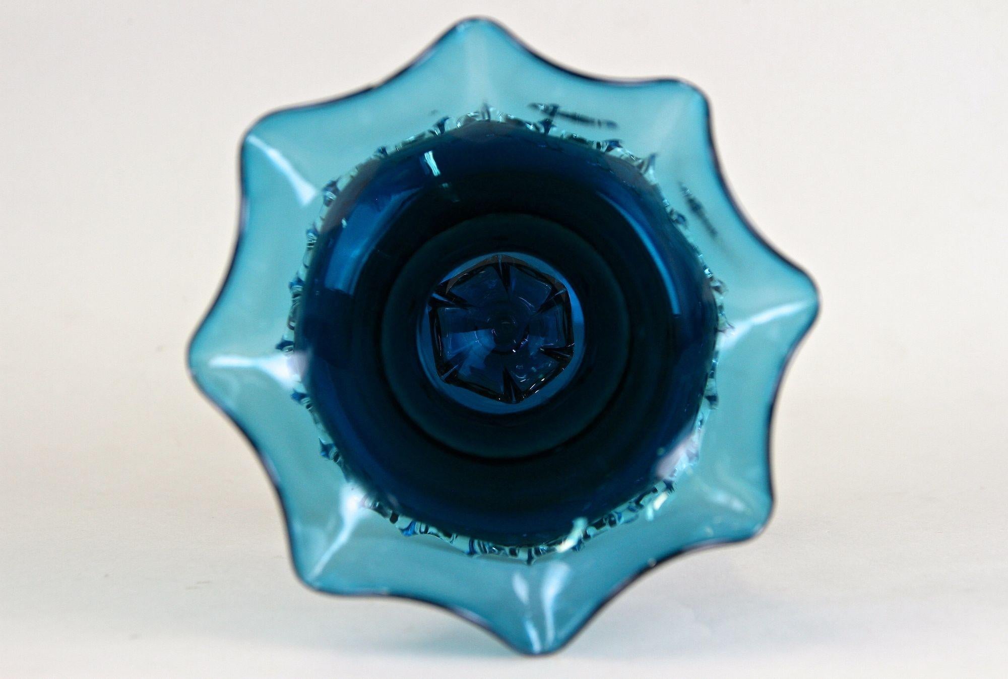 Midcentury Dark Blue Murano Glass Vase, Mouthblown, Italy, circa 1960 10