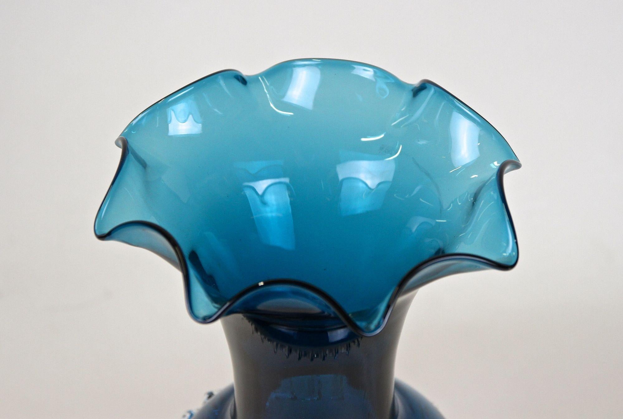 Midcentury Dark Blue Murano Glass Vase, Mouthblown, Italy, circa 1960 12