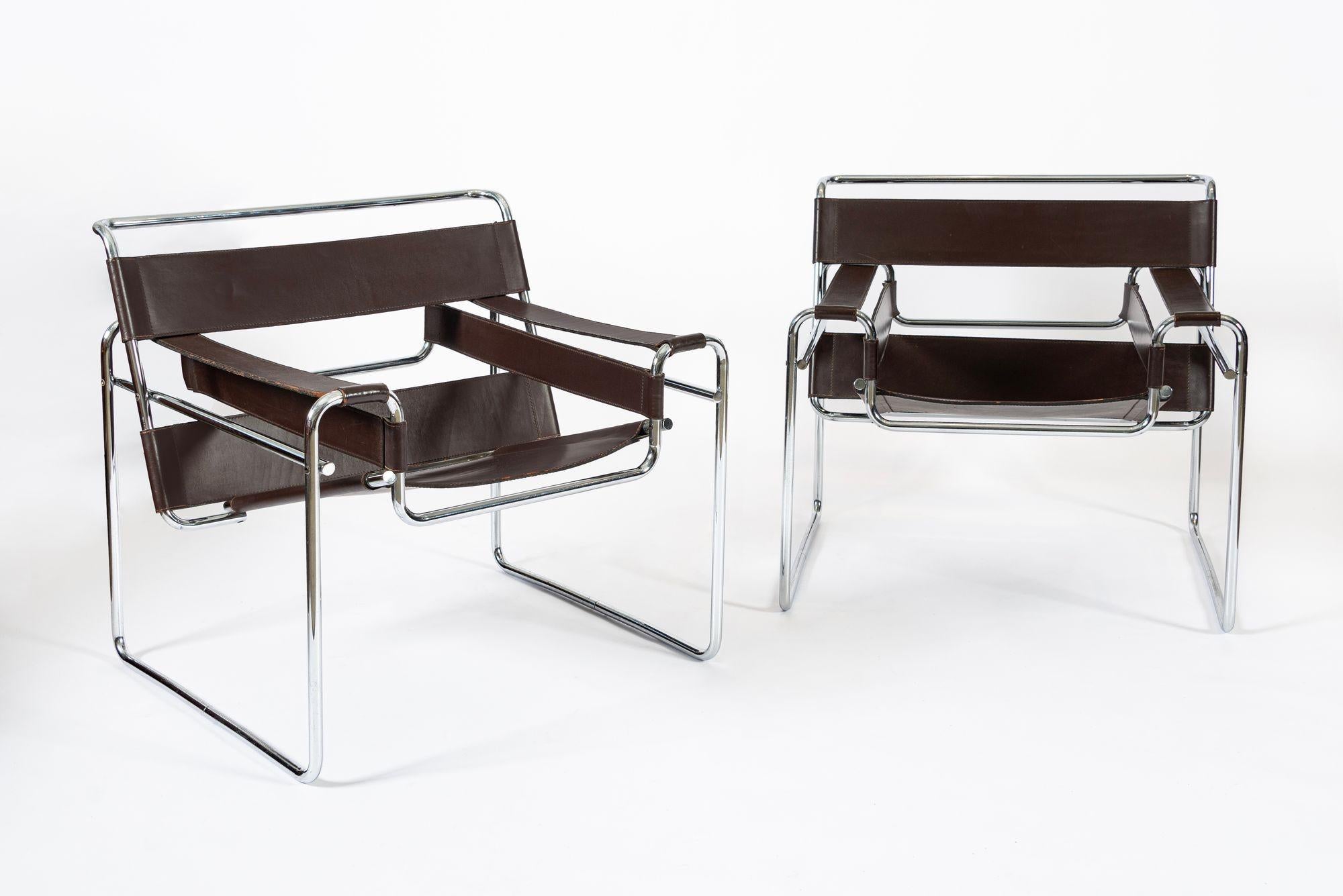 Mid-Century Modern Fauteuils Wassily en cuir brun foncé du milieu du siècle par Marcel Breuer pour Knoll en vente