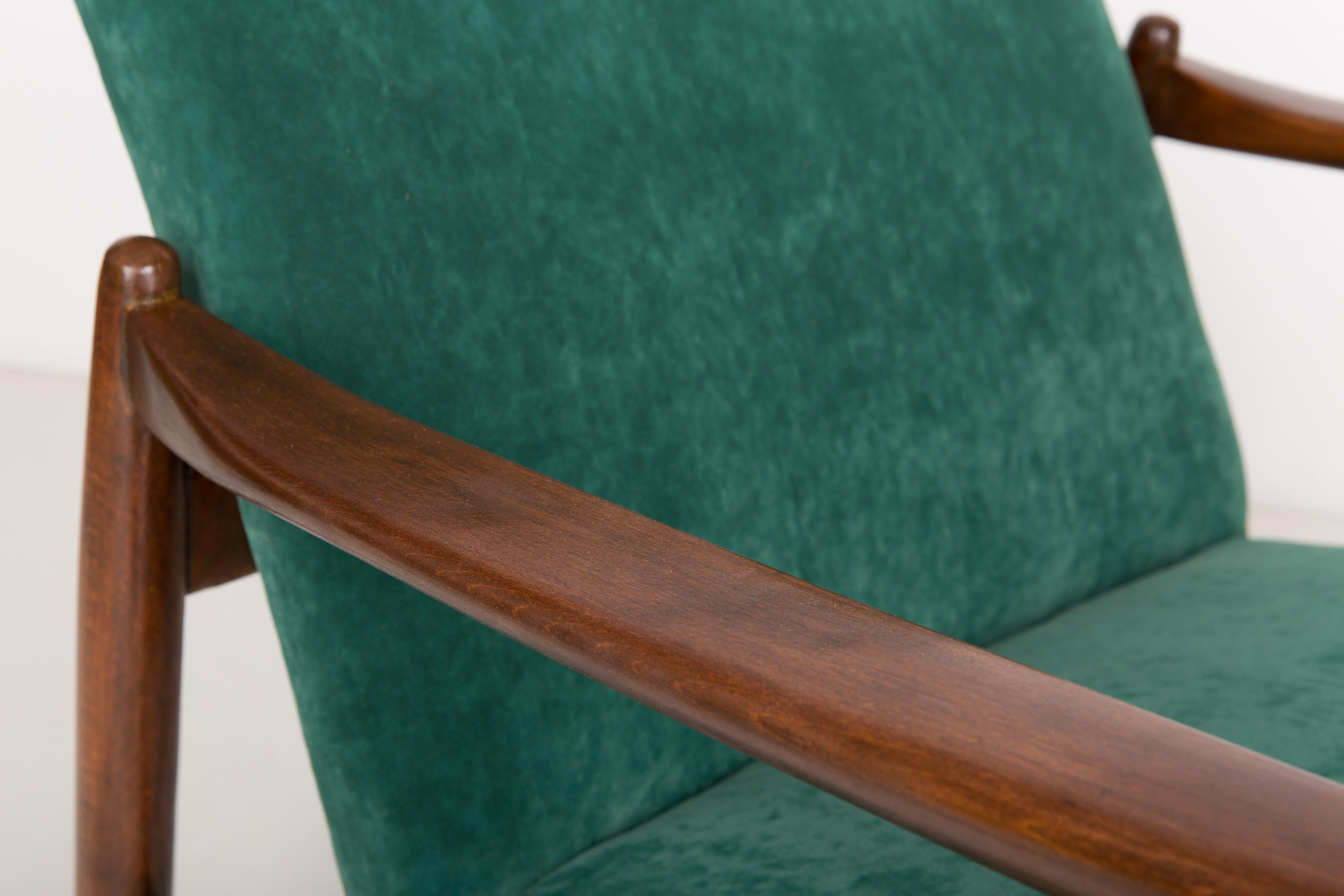 Polish Mid Century Dark Green Velvet Armchair, Edmund Homa, Europe, 1960s For Sale