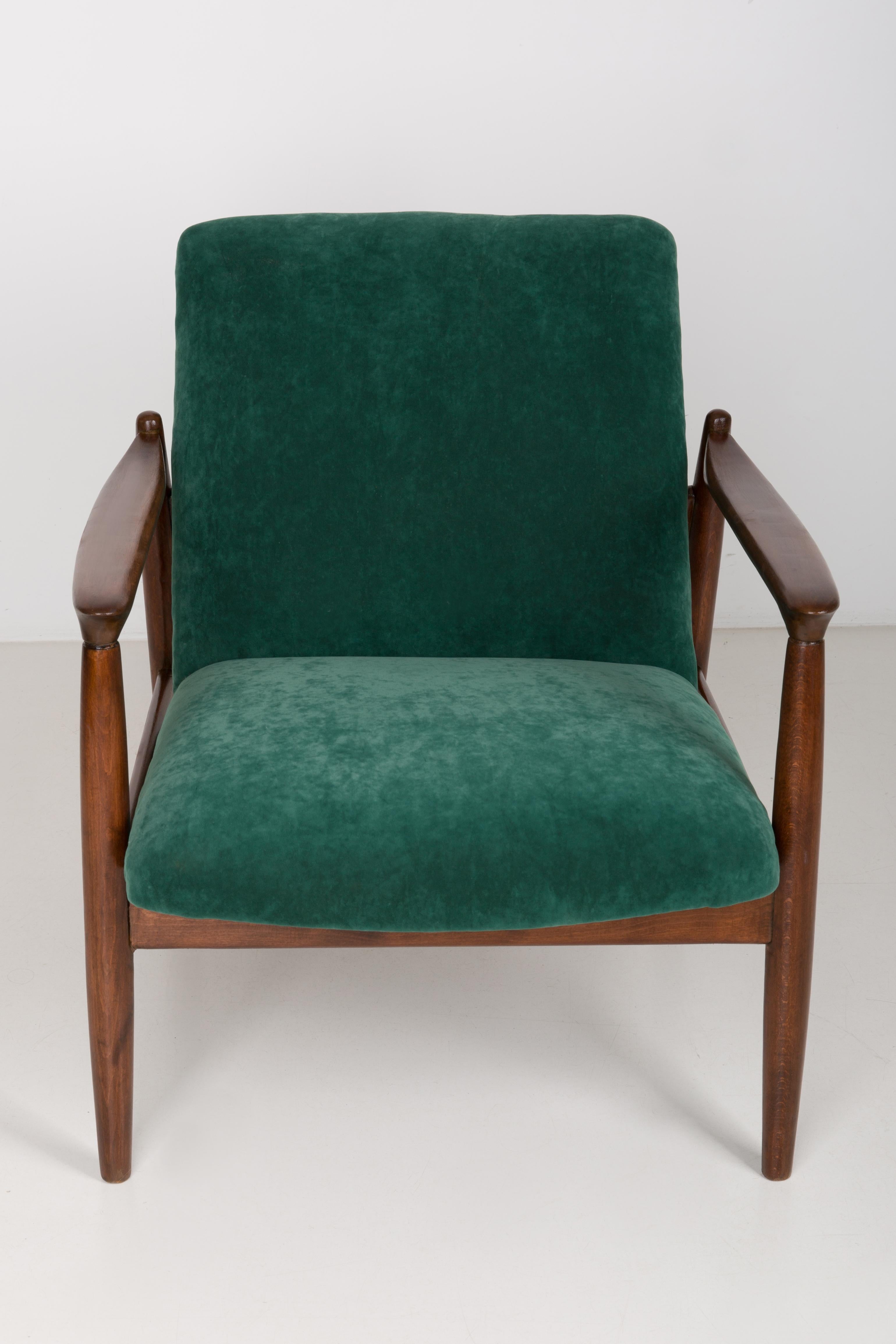 Mid Century Dark Green Velvet Armchair, Edmund Homa, Europe, 1960s In Excellent Condition For Sale In 05-080 Hornowek, PL