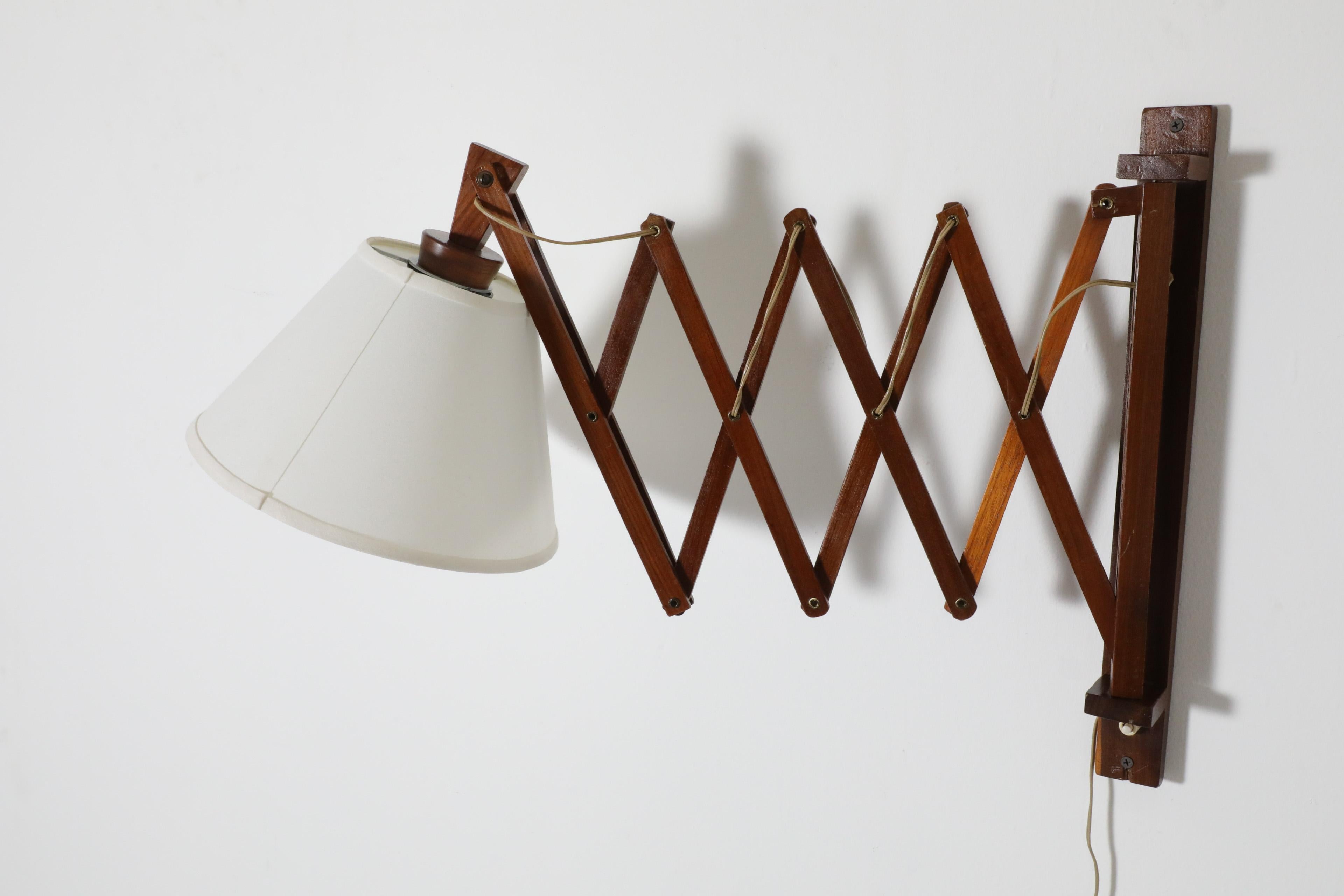 Mid-Century Dark Teak Accordion Wall Mount Lamp with New Linen Shade For Sale 4