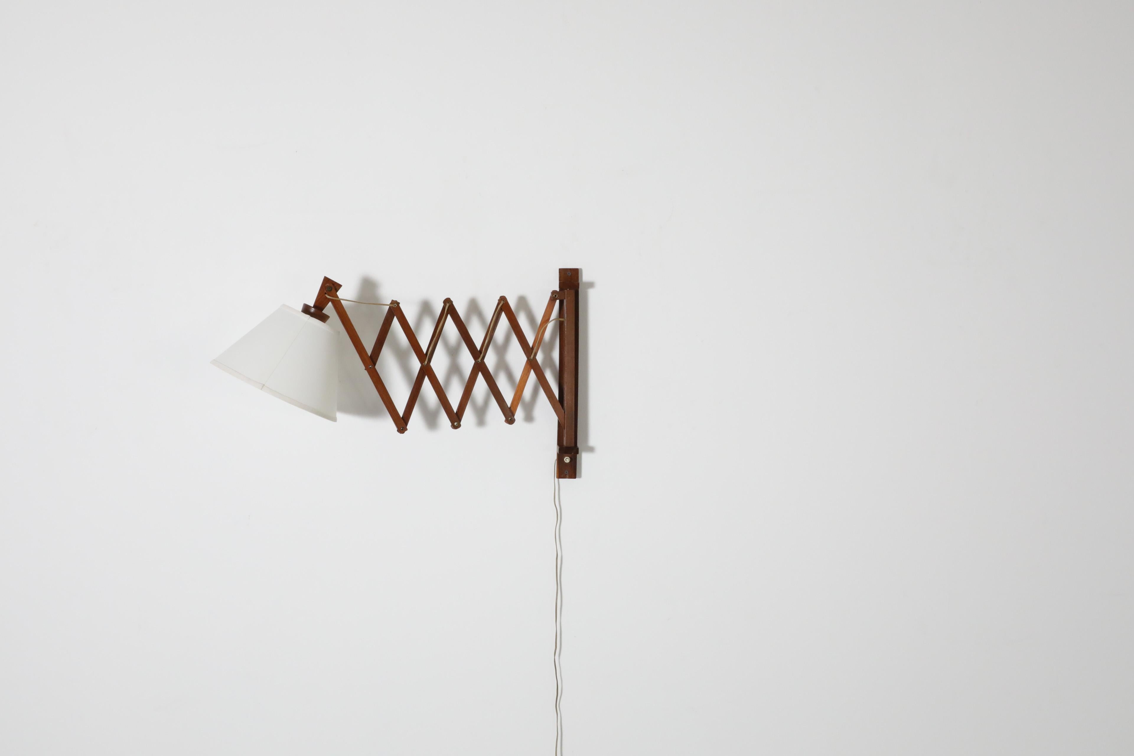 Mid-Century Dark Teak Accordion Wall Mount Lamp with New Linen Shade In Good Condition In Los Angeles, CA