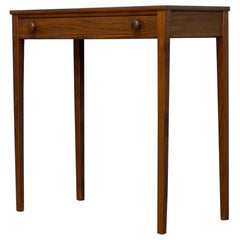 Beistelltisch aus dunklem Teakholz aus der Mitte des Jahrhunderts von Younger, 1960er