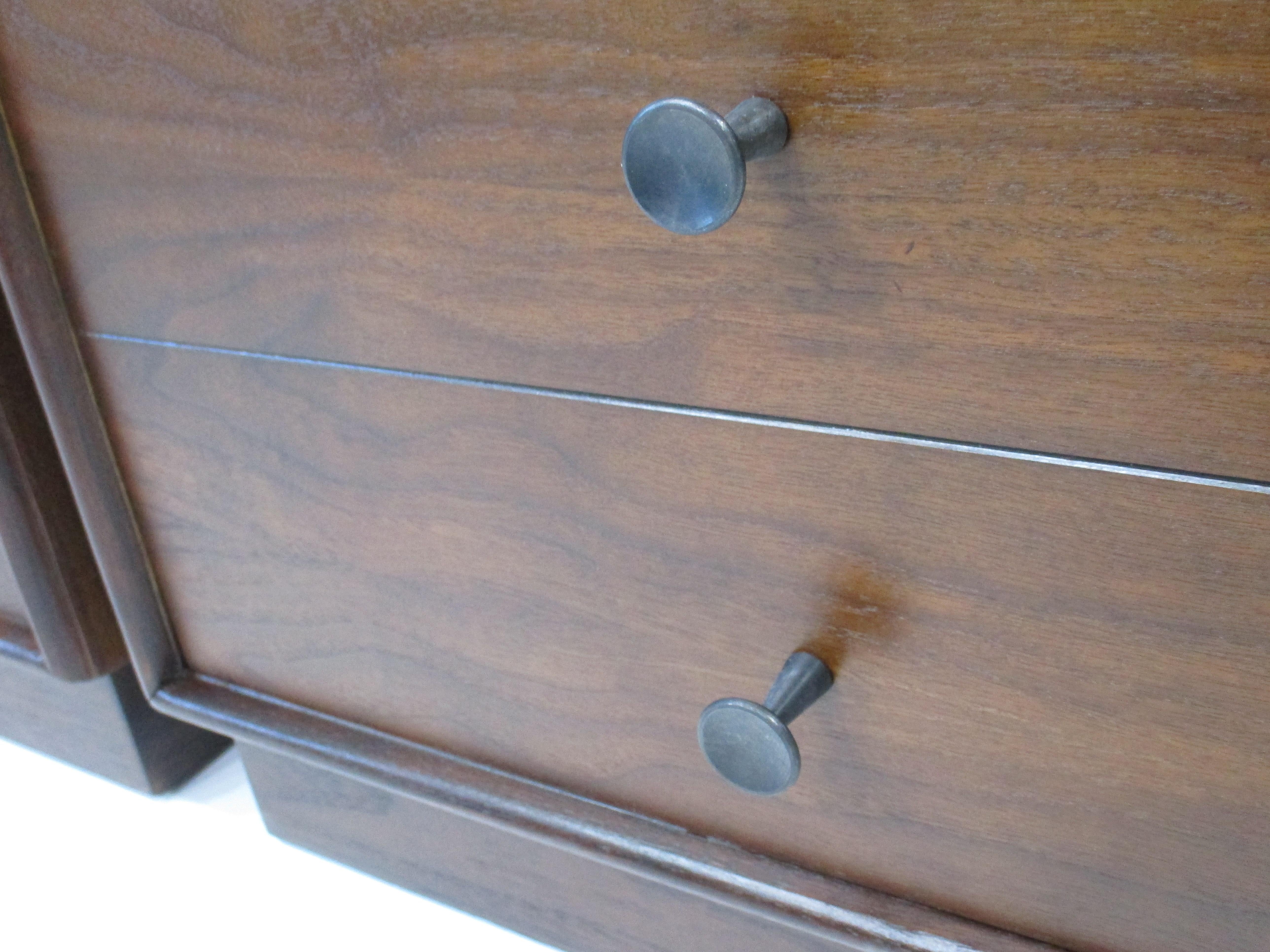 Mesillas de noche Mid Century Nogal Oscuro by Ramseur Furniture en venta 3