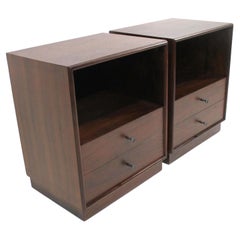 Mid Century Nachttische aus dunklem Walnussholz von Ramseur Furniture