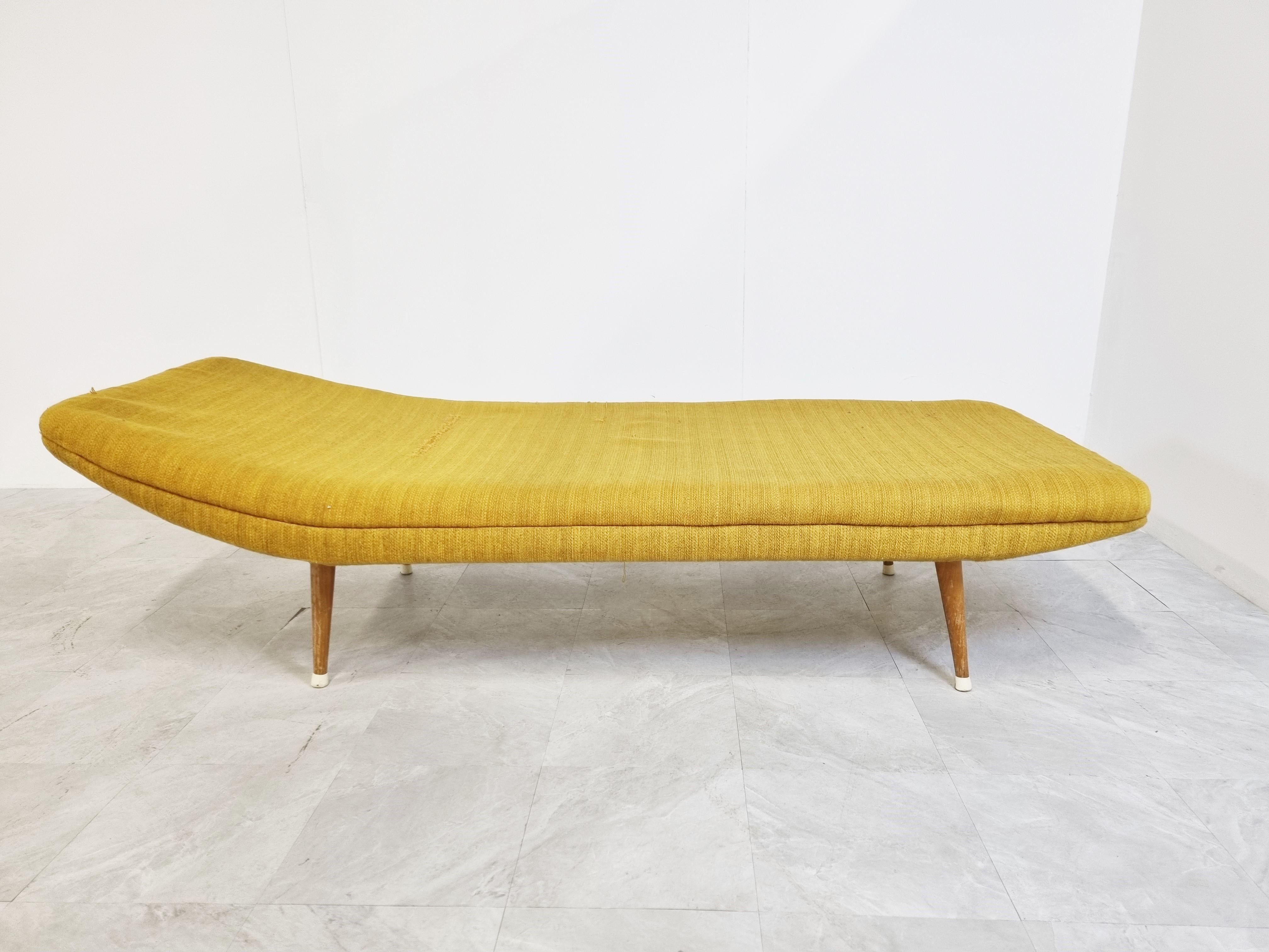 Mid Century Daybed, 1960s For Sale 3