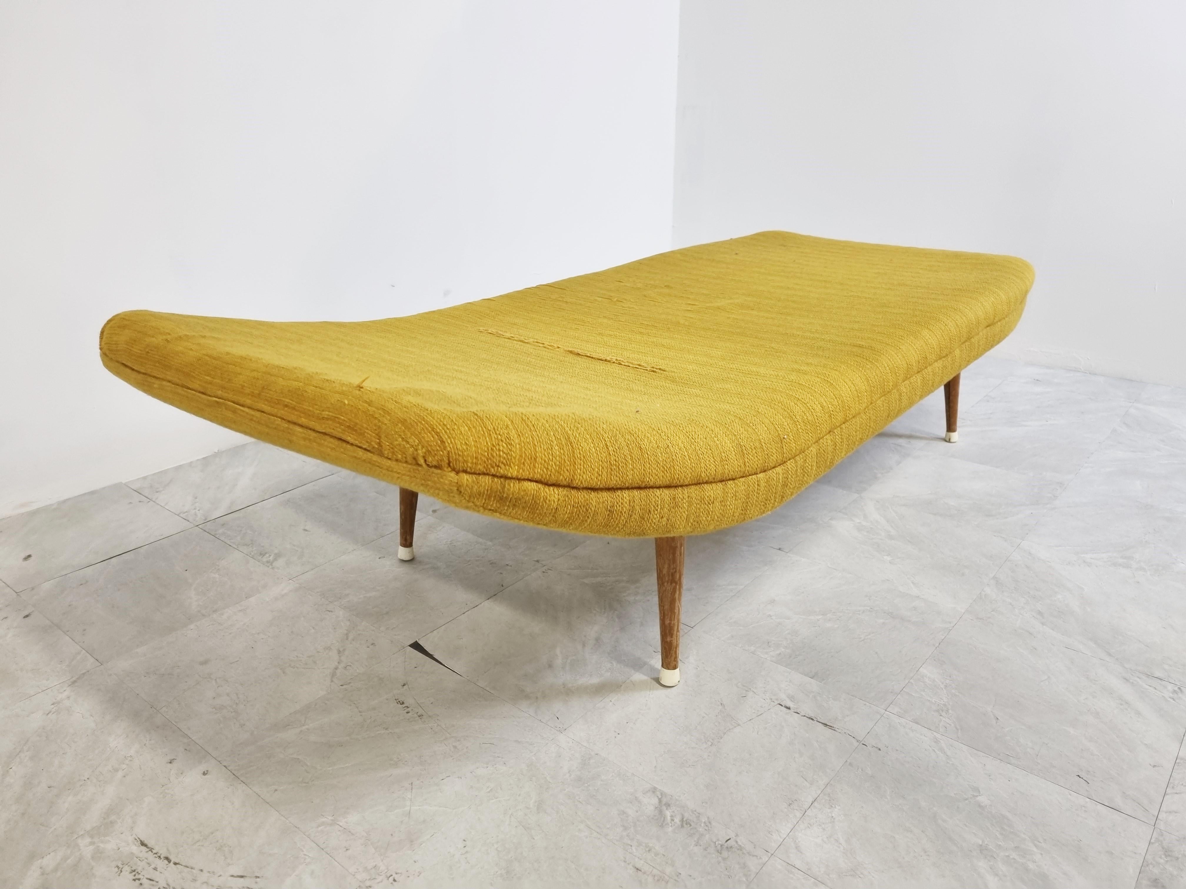 Mid Century Daybed, 1960s For Sale 4