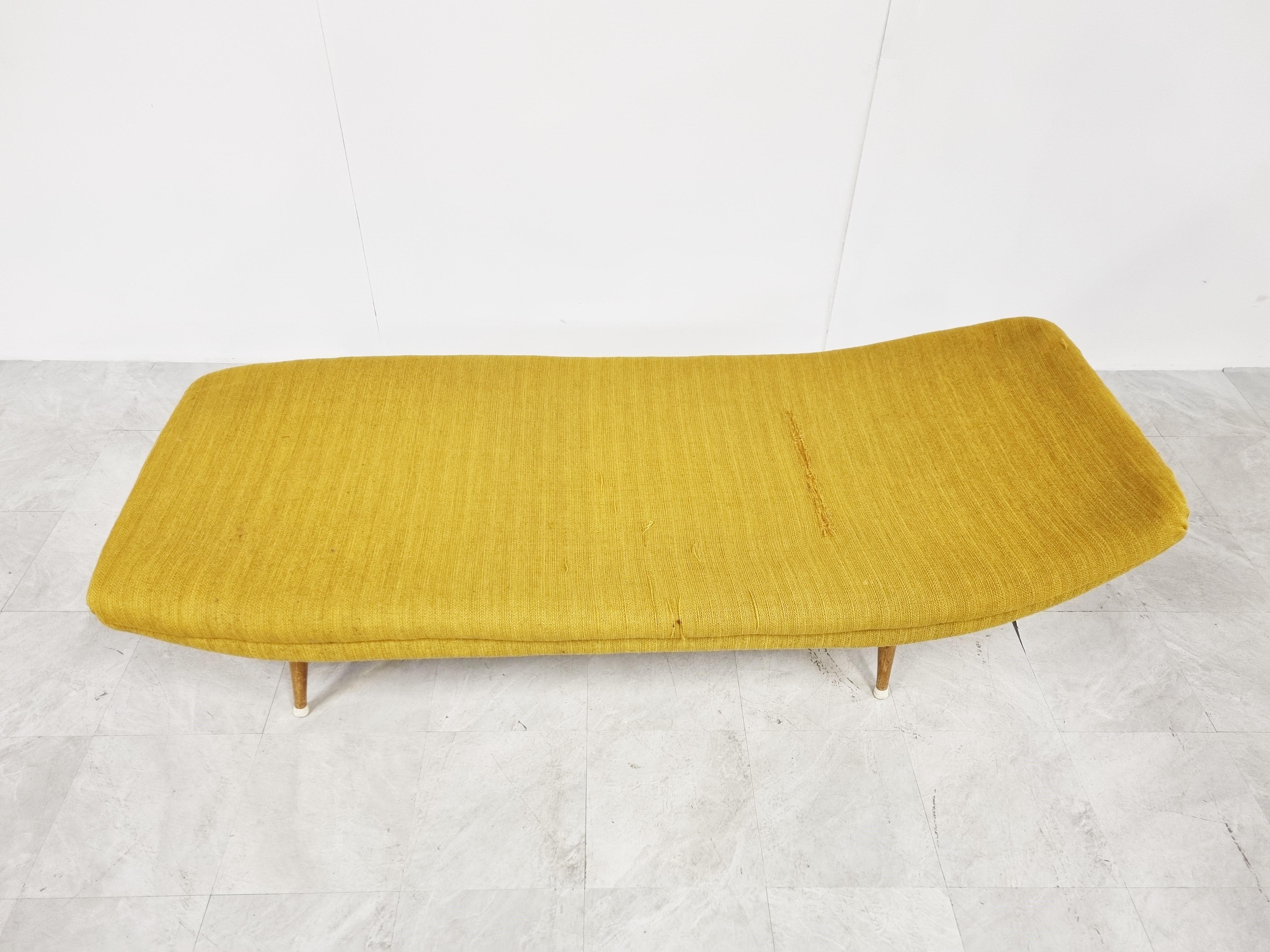 Mid Century Daybed, 1960s In Good Condition For Sale In HEVERLEE, BE