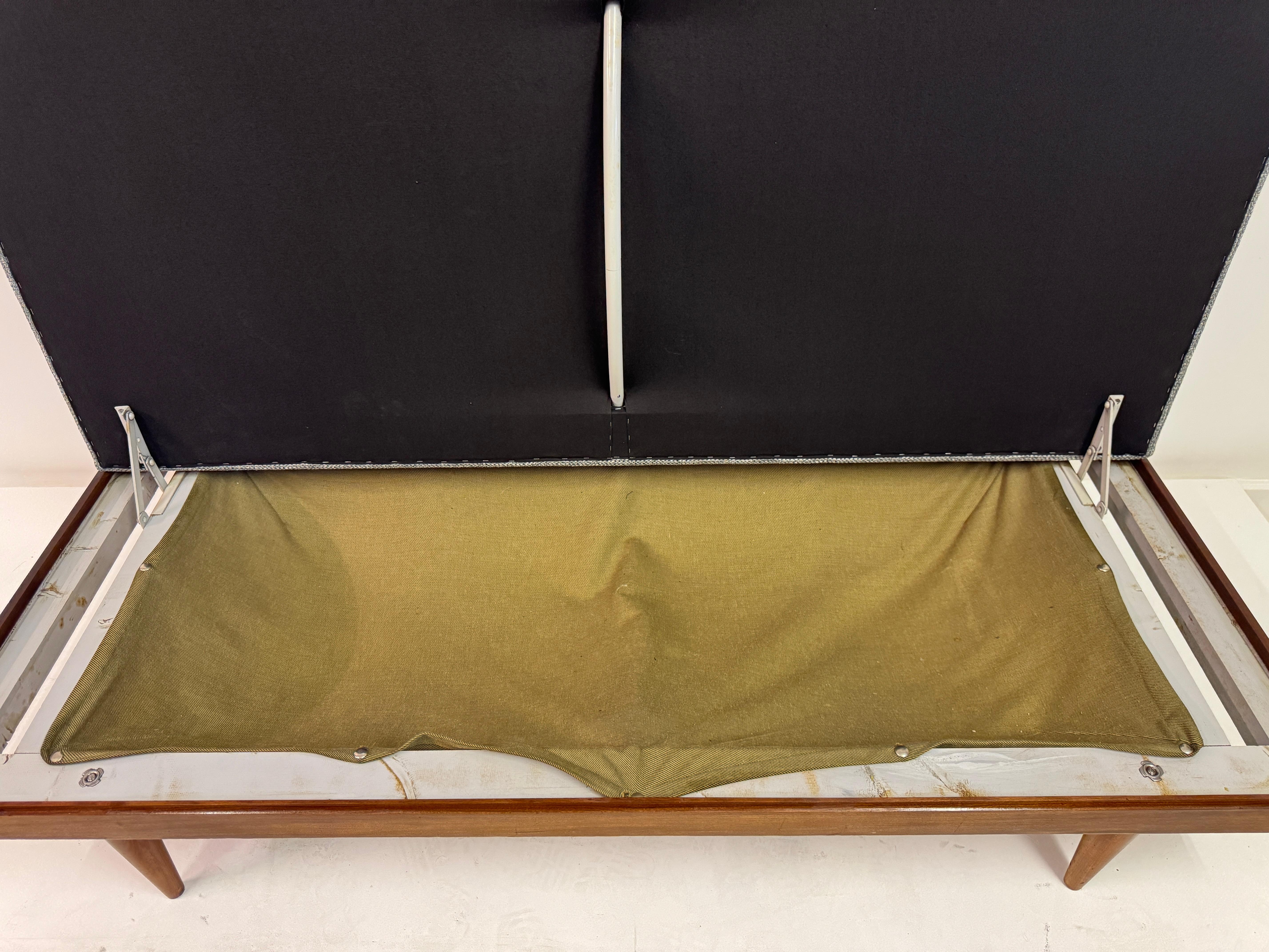 Cama de día de mediados de siglo de Ingmar Relling, Modelo 'Svane', Noruega, años 60 Teca en venta