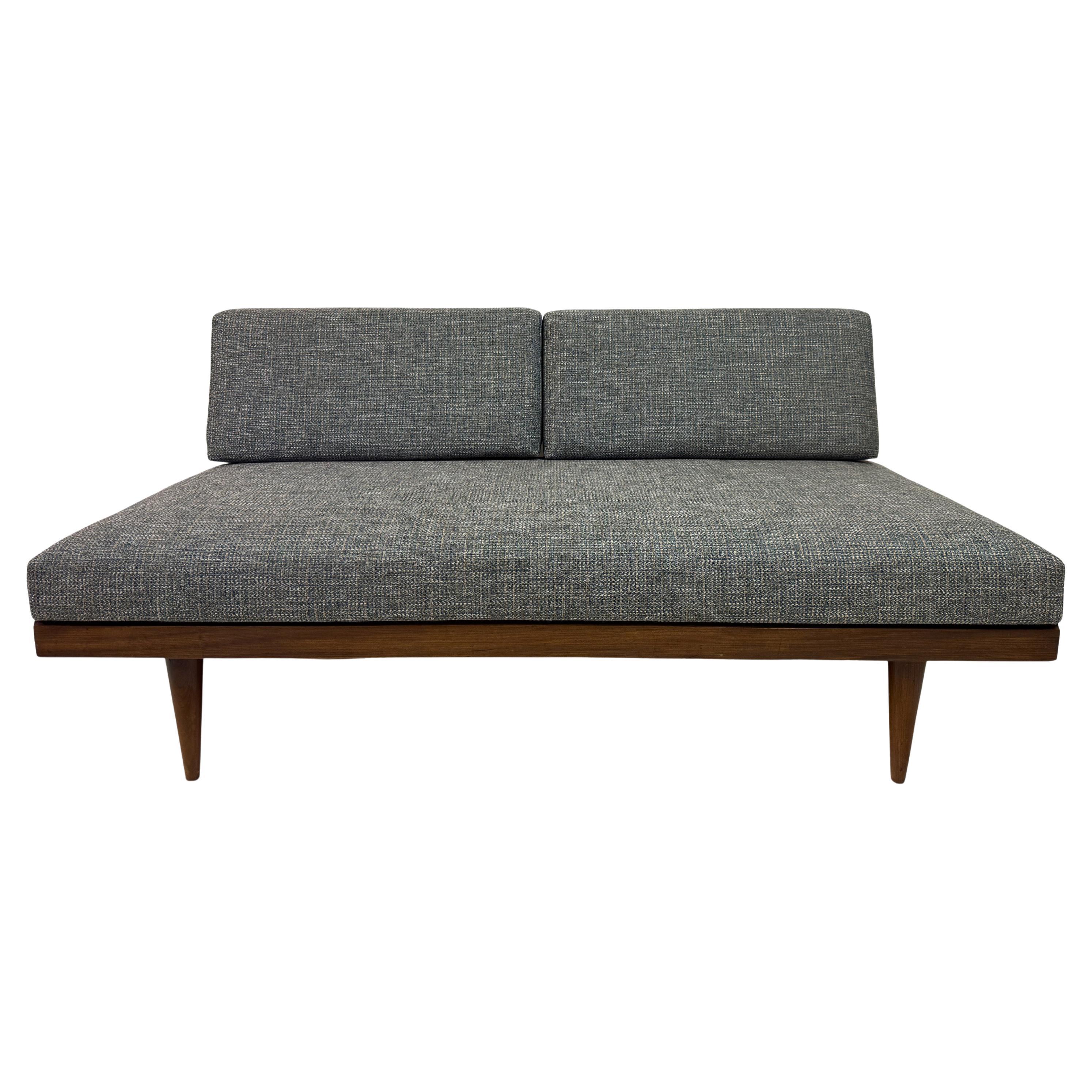 Cama de día de mediados de siglo de Ingmar Relling, Modelo 'Svane', Noruega, años 60 en venta