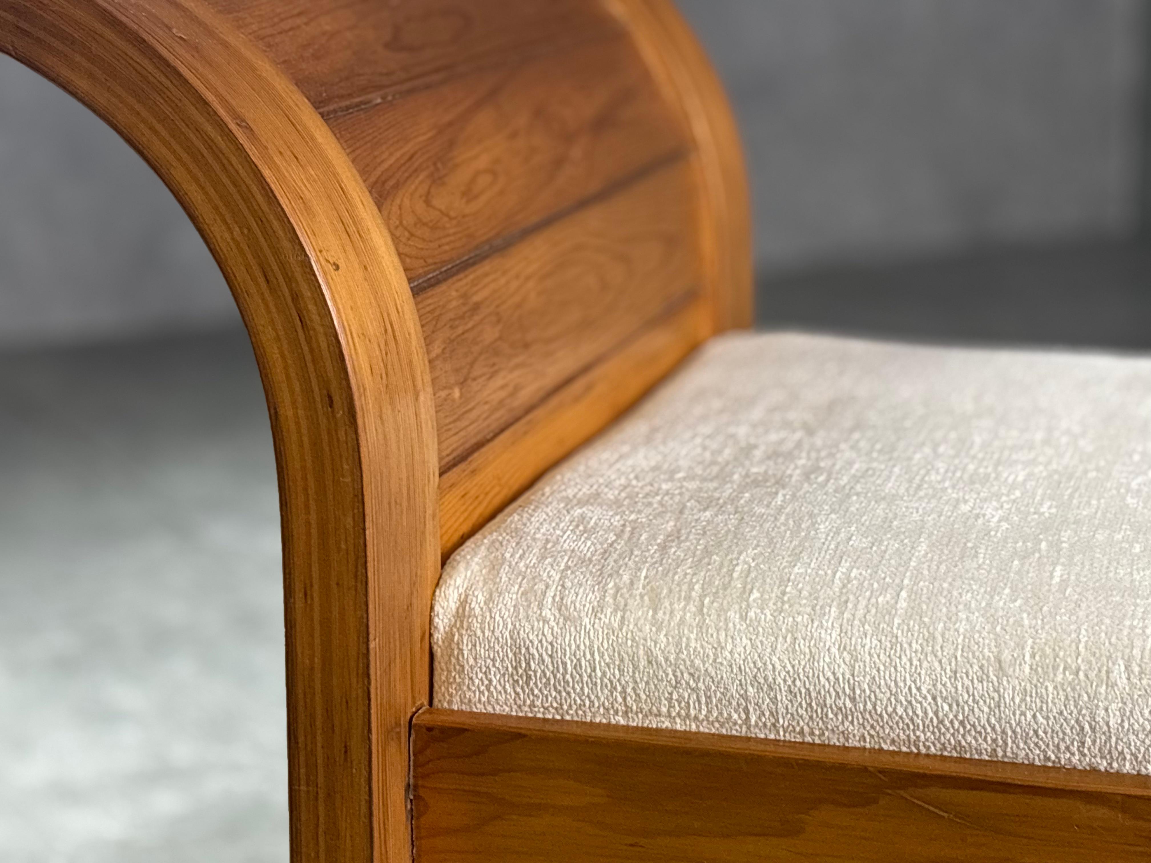 Mid-20th Century Mid-Century daybed in sculpured curved wood, 1950s For Sale