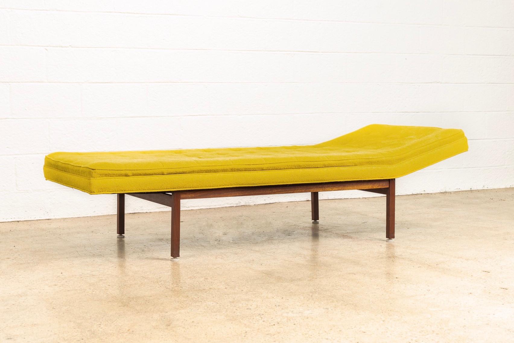 Midcentury Daybed Sofa with Yellow Knoll Fabric, 1960s In Good Condition For Sale In Detroit, MI