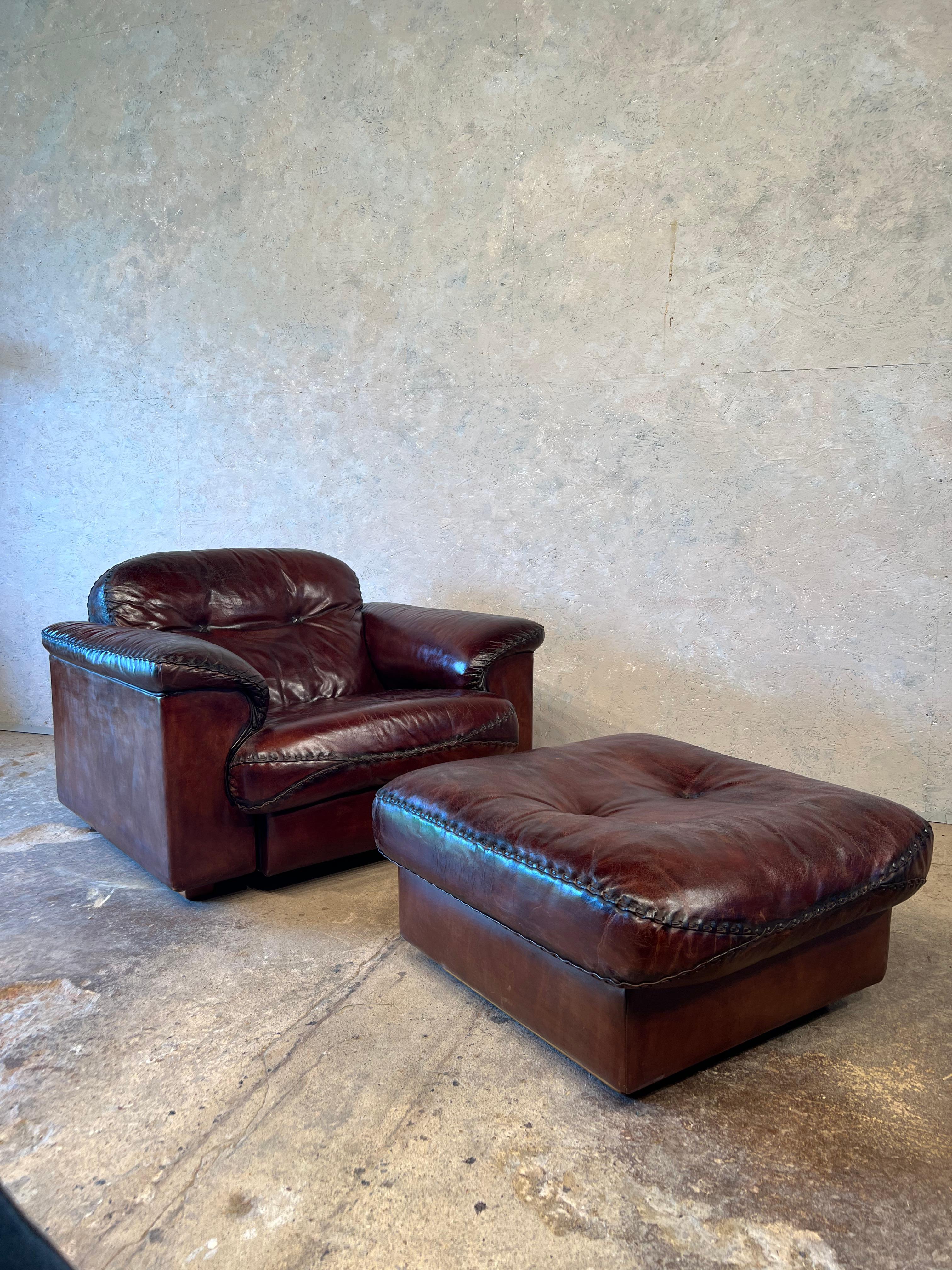 Mid Century De Sede DS 101 Leather Lounge Armchair and Foot stool #479 In Good Condition For Sale In Lewes, GB