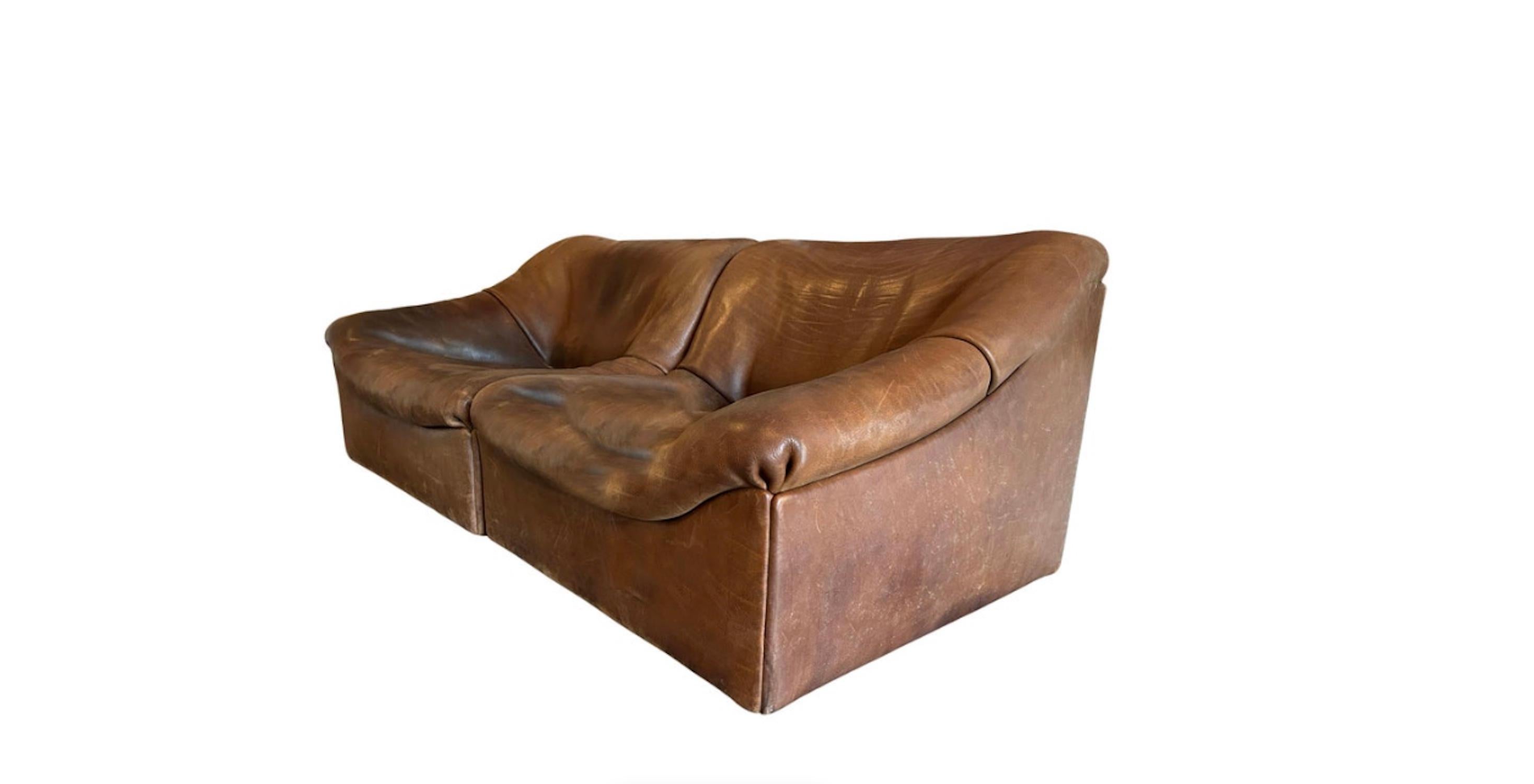 Mid century De Sede Ds46 Loveseat Sofa Brown Buffalo Leather Switzerland 1970s In Good Condition In BROOKLYN, NY