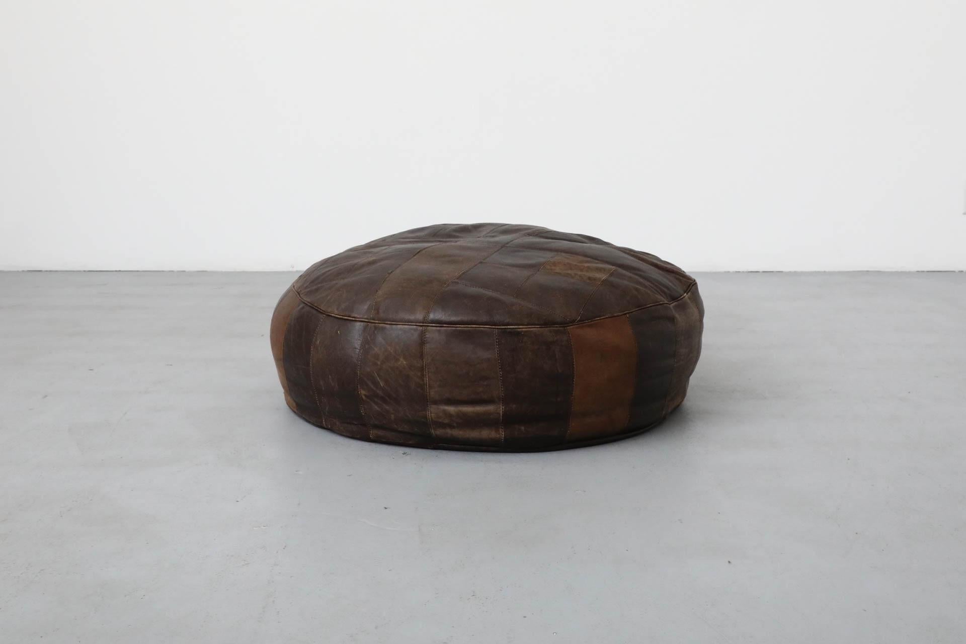 Pouf Patchwork in pelle naturale di ispirazione de Sede di metà secolo In condizioni buone a Los Angeles, CA