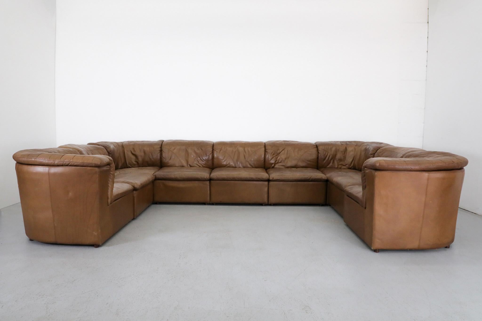 Mid-Century Modern De Sede Style du milieu du siècle 9 pièces sectionnelle en cuir de Laauser en vente