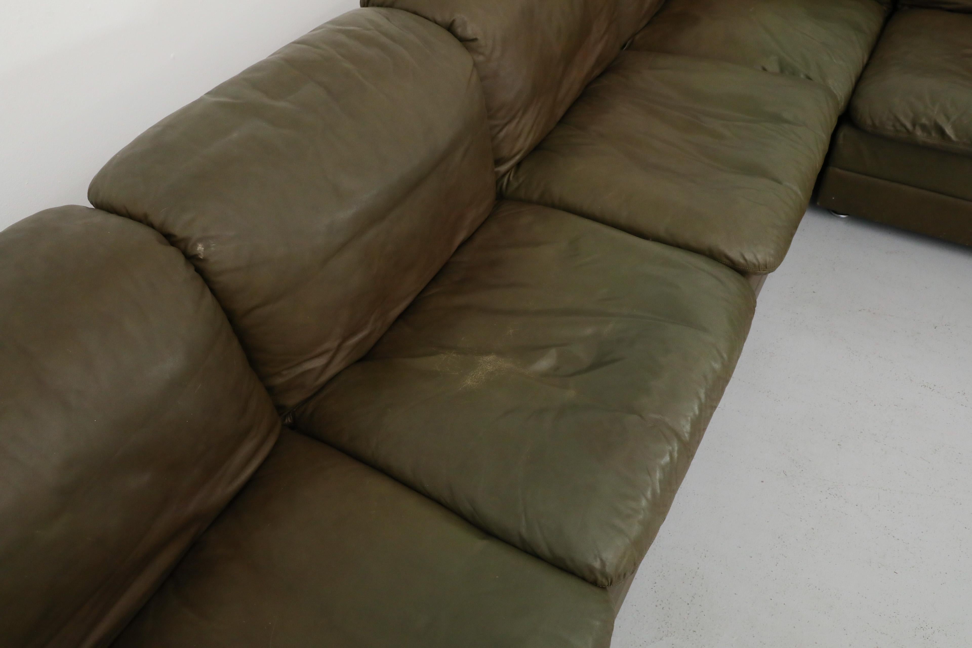 Canapé sectionnel modulaire sept pièces en cuir vert mousse de style De Sede du milieu du siècle dernier en vente 2