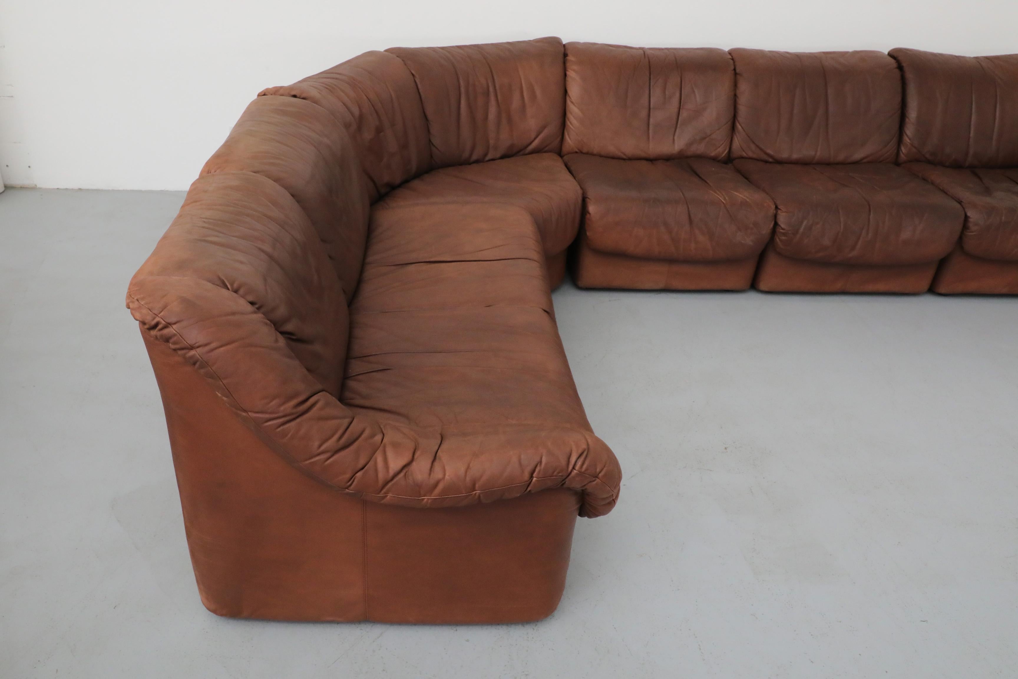 Allemand Canapé sectionnel modulaire de style De Sede du milieu du siècle 5 pièces en cuir pour fumeurs en vente