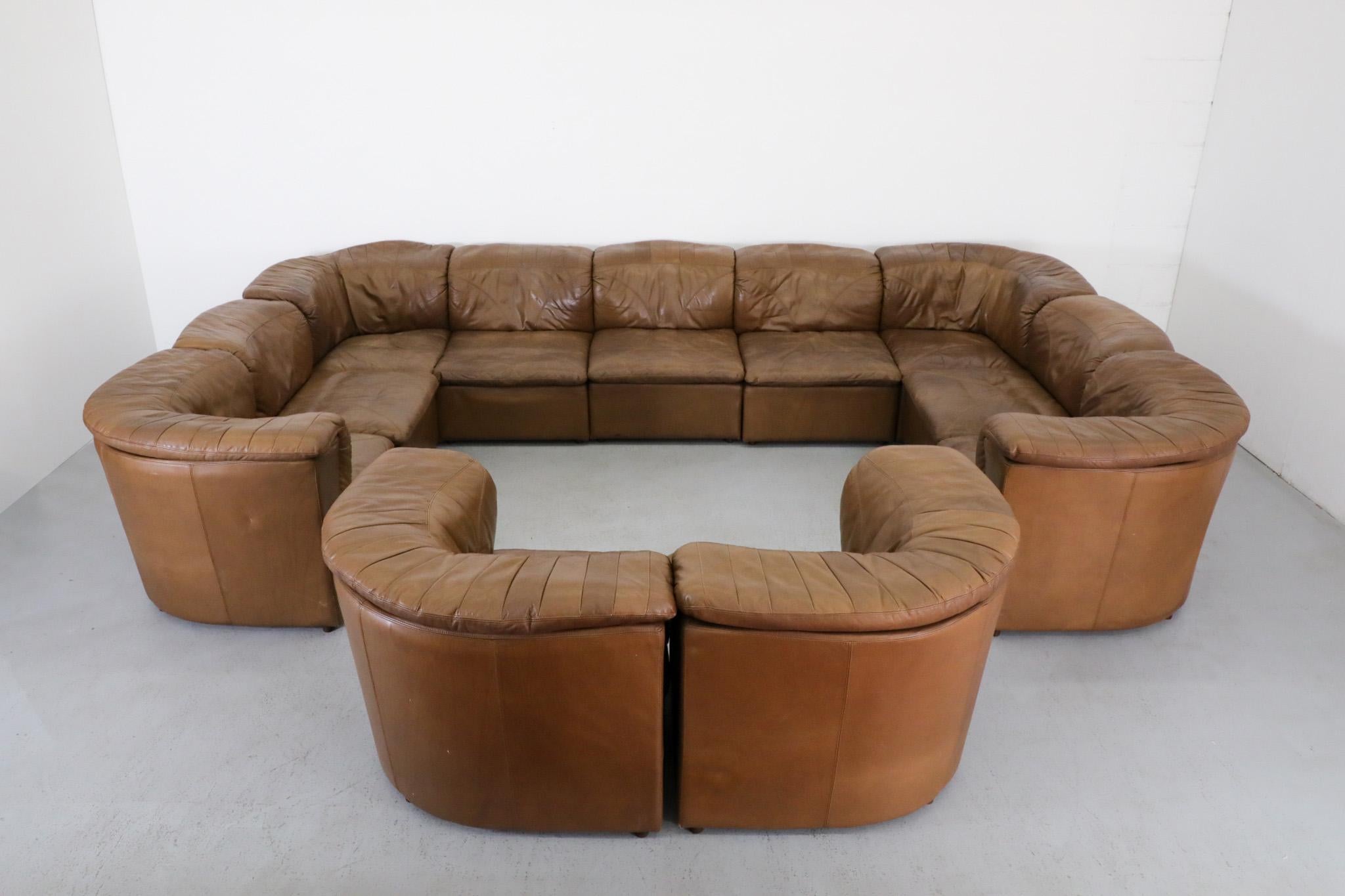 Loveseat de style De Sede du milieu du siècle deux pièces en cuir de Laauser en vente 13