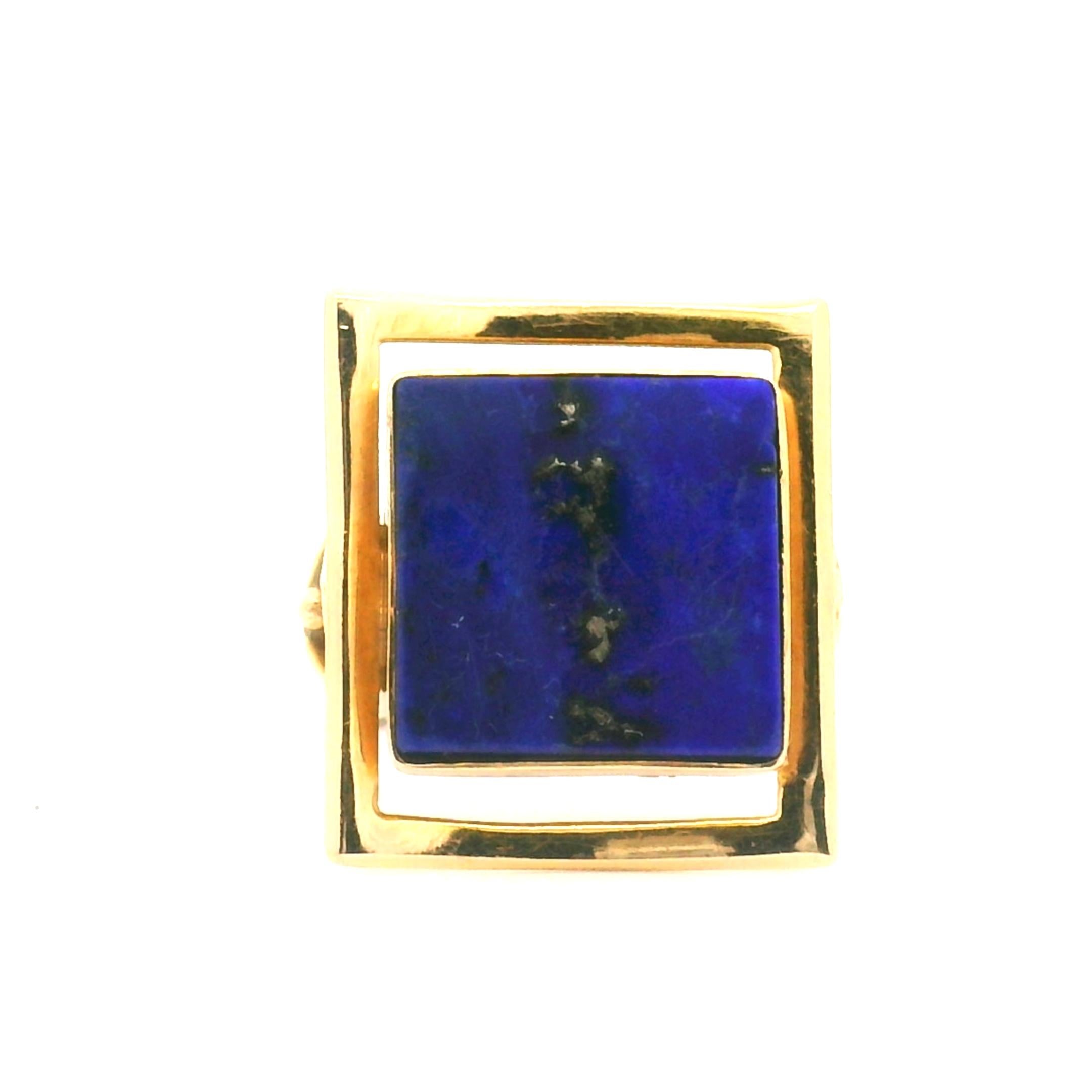 Anello quadrato in stile deco con pietra di Lapislazzuli. Oro giallo 14k 

