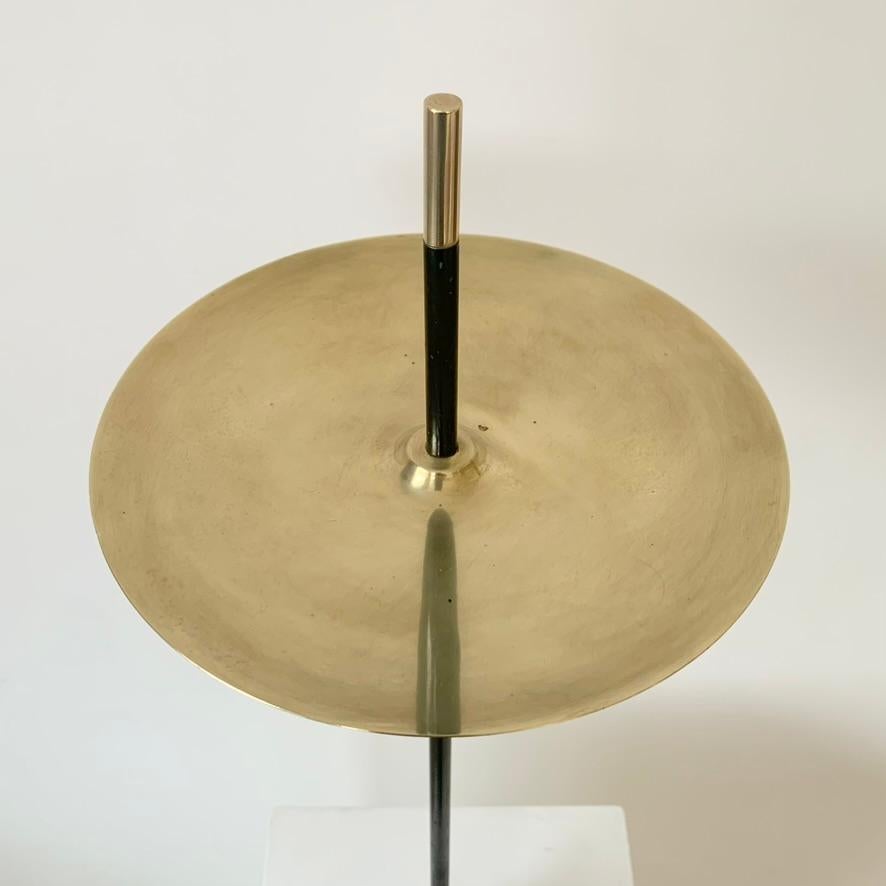 Métal Cendrier décoratif du milieu du siècle / Vide Poche Stand, circa 1960, Italie. en vente