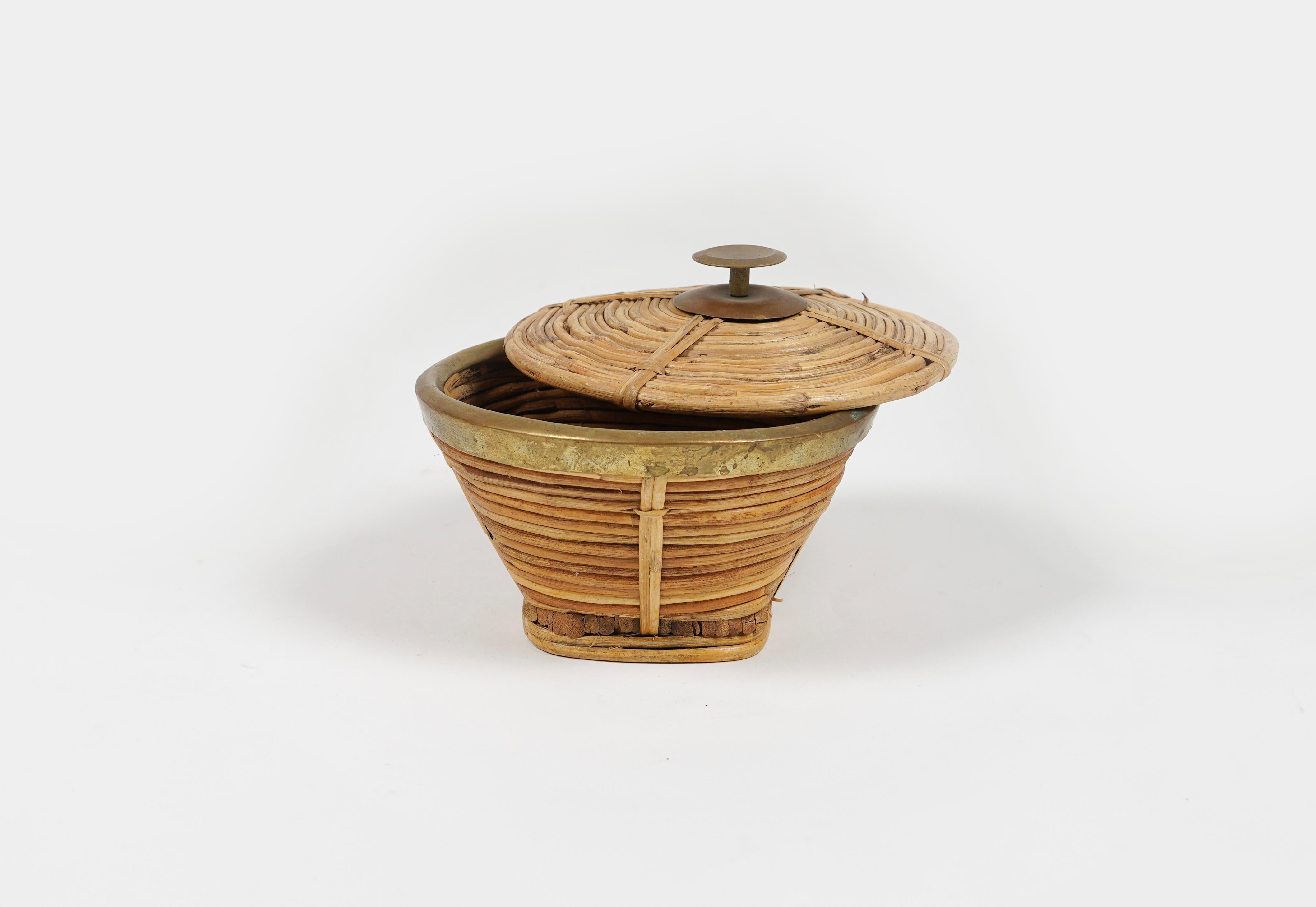Mid-Century Decorative Bowl Box in Rattan and Brass, Italy 1970s For Sale 3