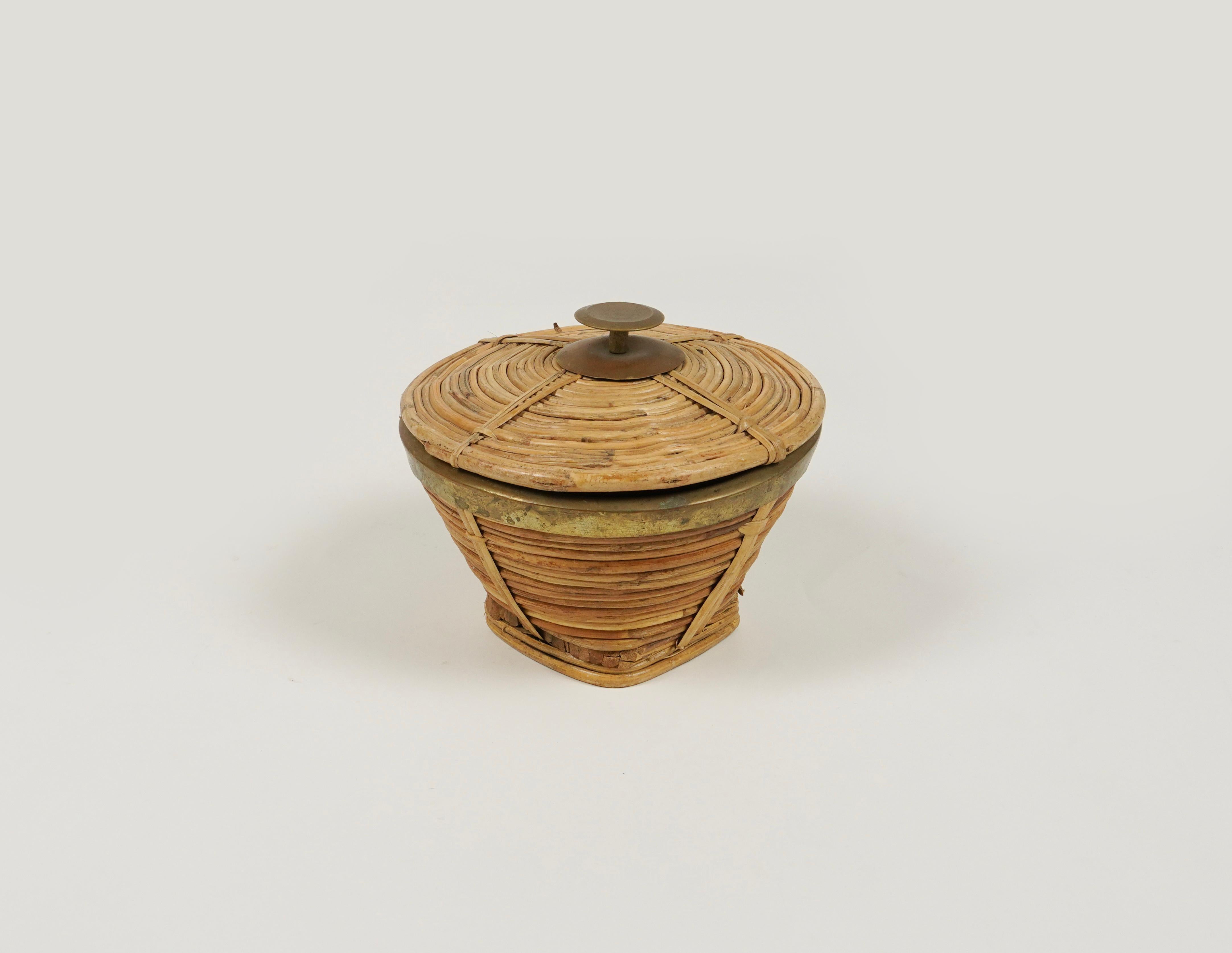 Mid-Century Modern Mid-Century Decorative Bowl Box in Rattan and Brass, Italy 1970s For Sale
