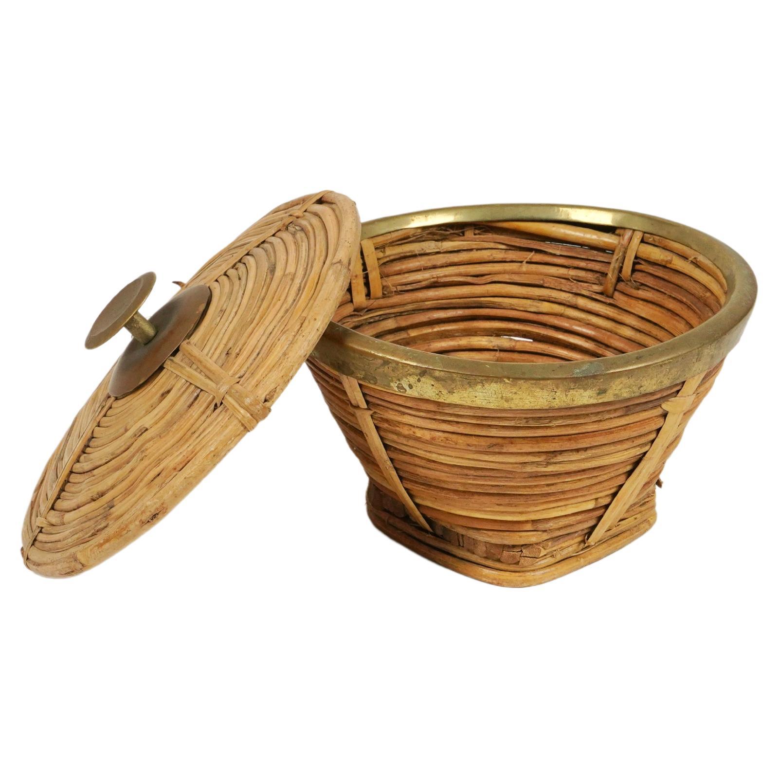 Mid-Century Decorative Bowl Box in Rattan and Brass, Italy 1970s For Sale