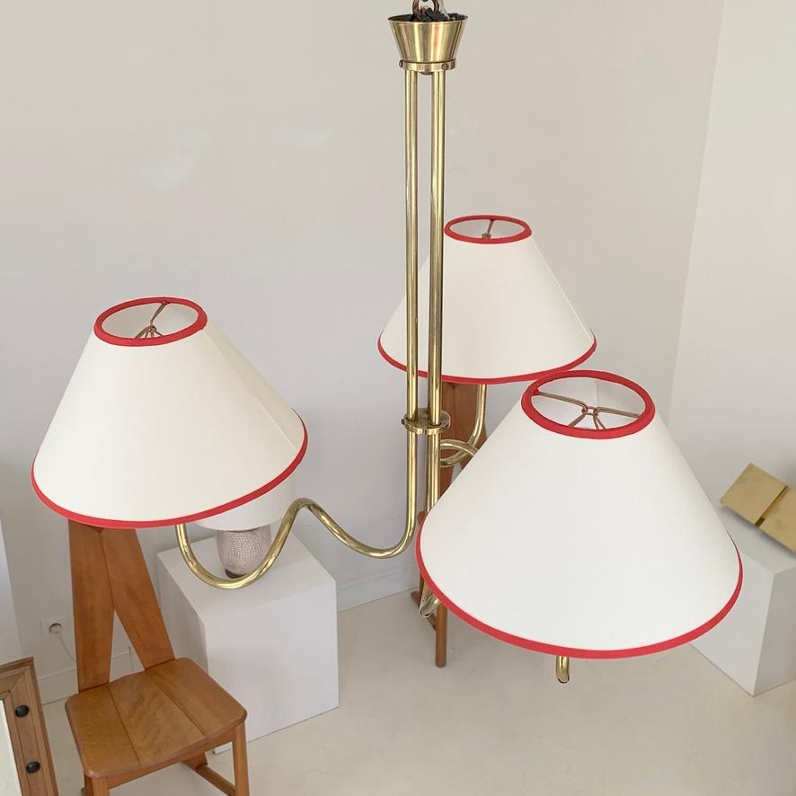 Lampadario decorativo in ottone di metà secolo, 1950 circa, Francia. in vendita 3