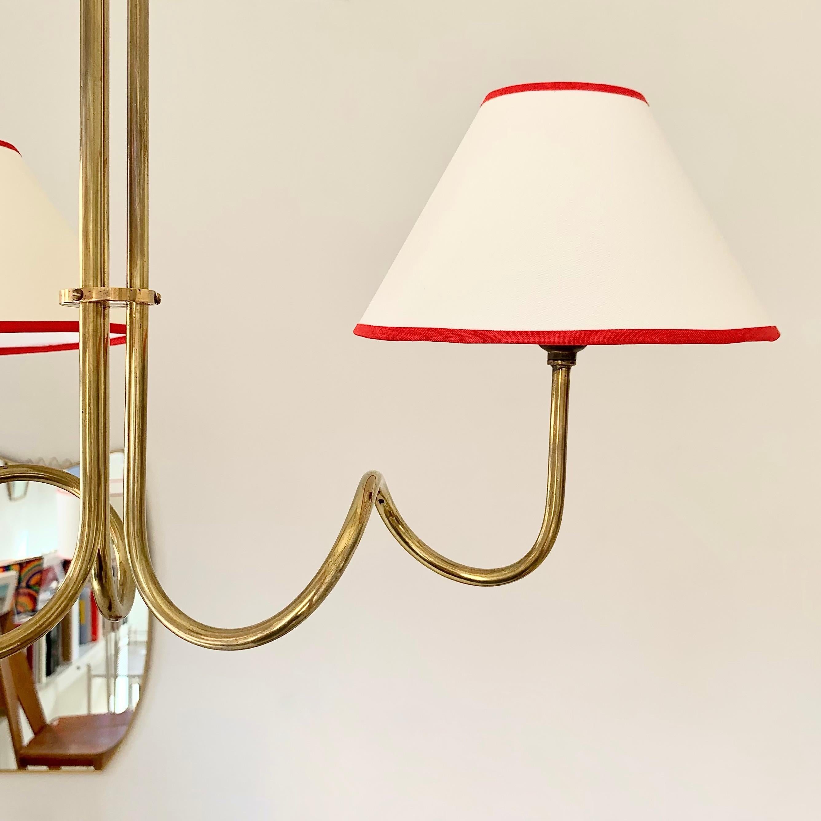 Lampadario decorativo in ottone di metà secolo, 1950 circa, Francia. in vendita 10