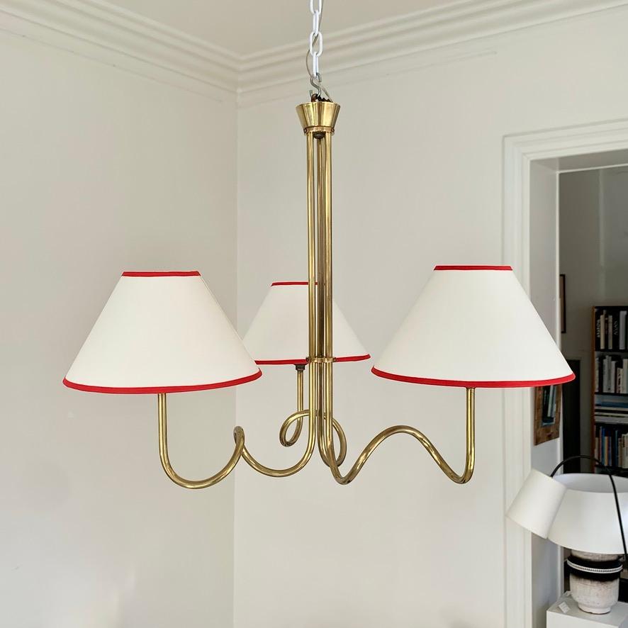 Lampadario decorativo in ottone di metà secolo, 1950 circa, Francia. in vendita 11