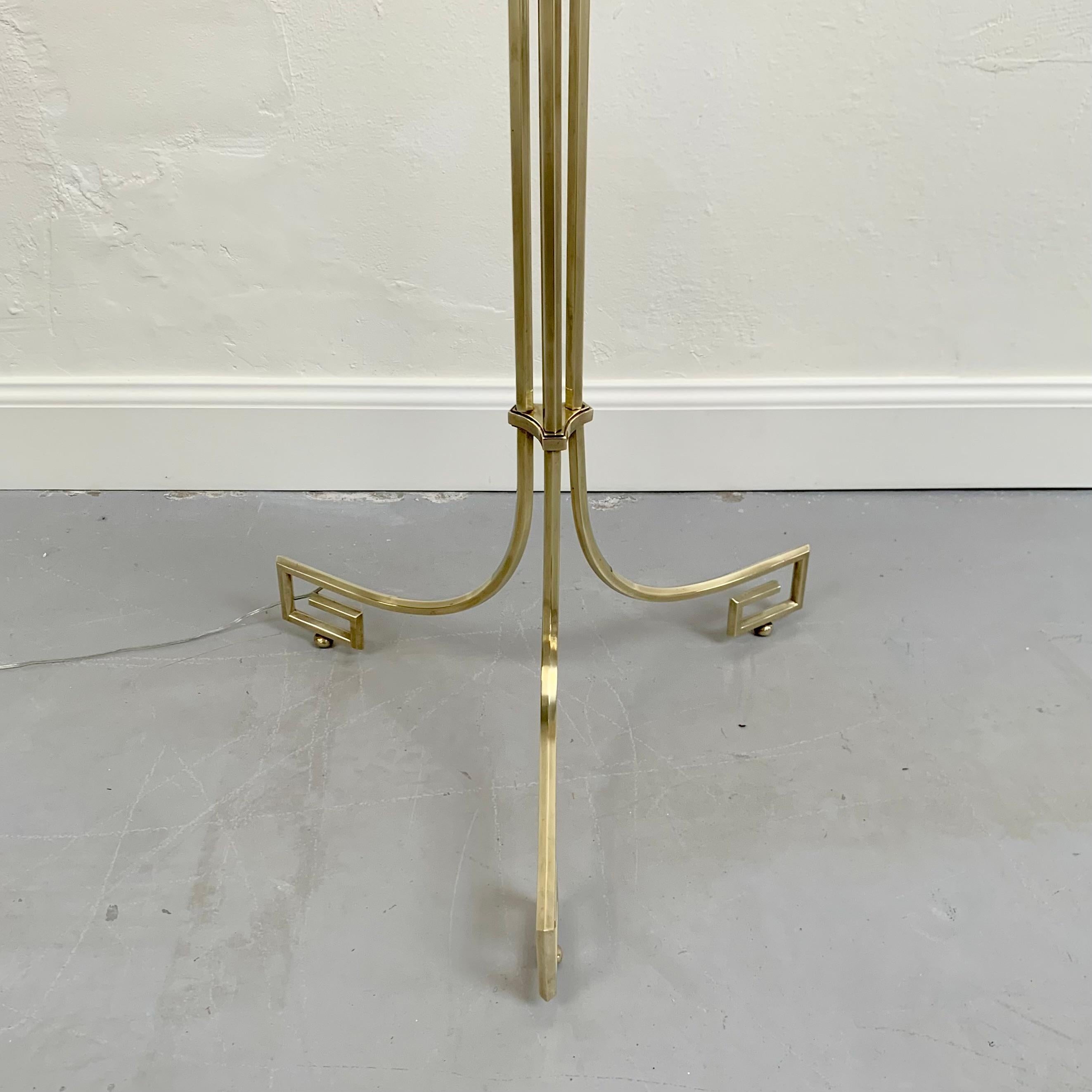 Dekorative Stehlampe aus Messing aus der Mitte des Jahrhunderts, um 1960, Frankreich. im Zustand „Gut“ im Angebot in Brussels, BE
