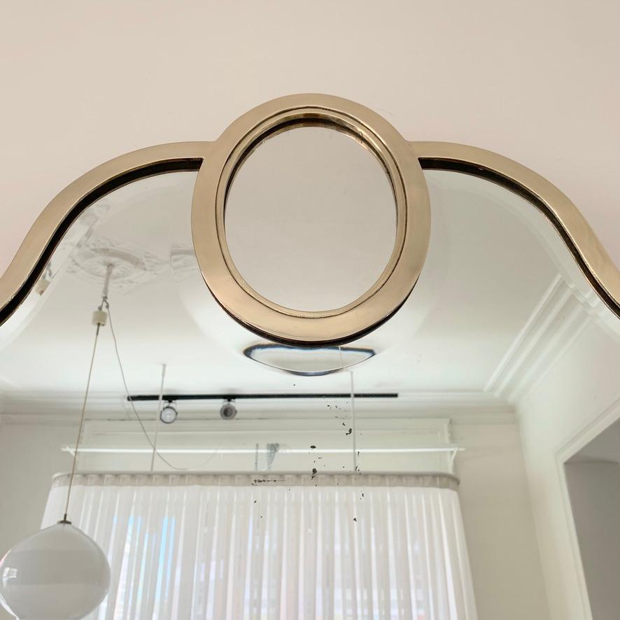 Miroir Decorative Mid-Century en laiton, circa 1960, Italie. en vente 1