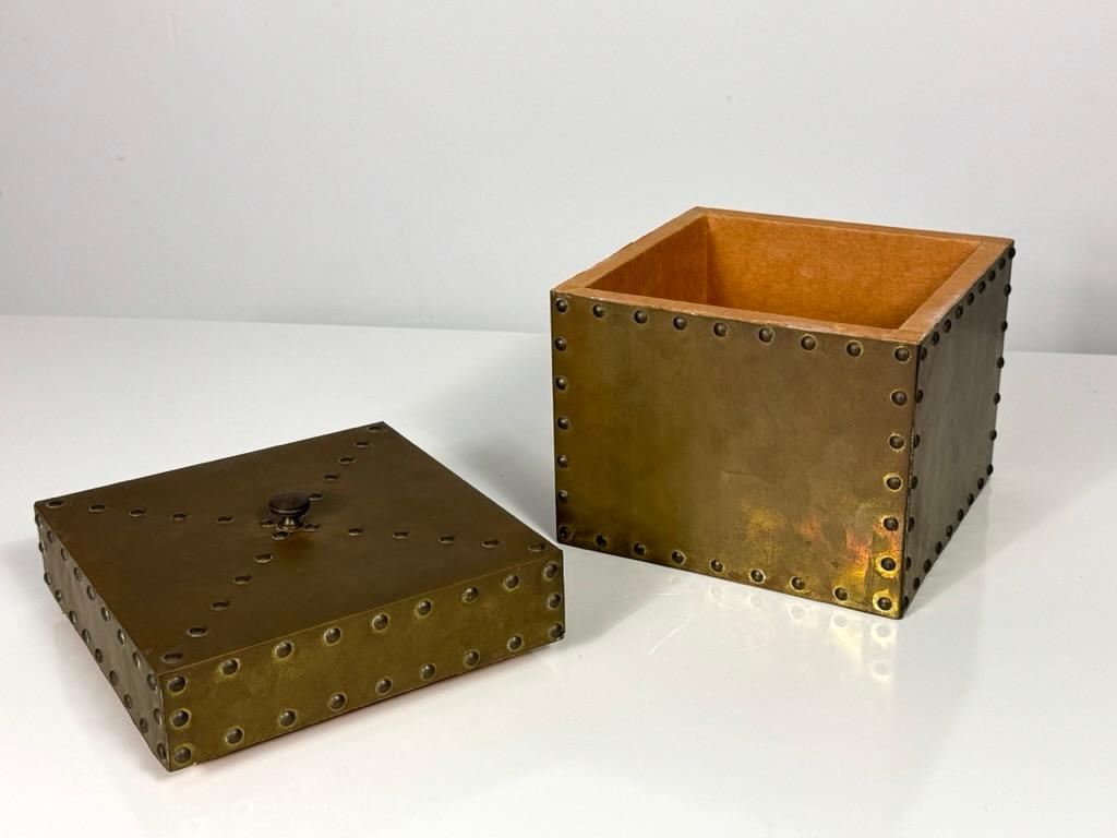 Mid Century Decorative Brass Nailhead Lidded Box by Sarreid Ltd Spain 1960s In Good Condition For Sale In Troy, MI
