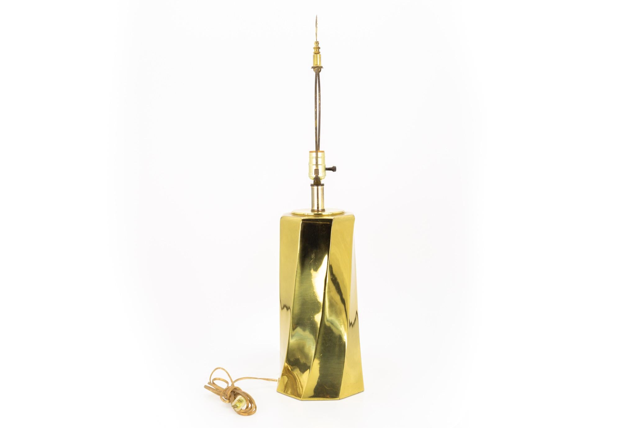 Mid-Century Modern Mid-Century Decorative Brass Table Lamp For Sale