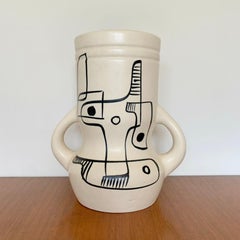 Vase décoratif du milieu du siècle en céramique avec décor abstrait, vers 1950, France.