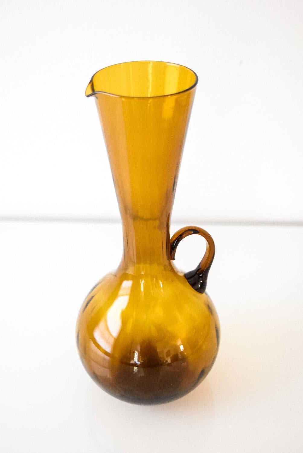 Mid Century Decorative Gold Amber Glass Pitcher or Vase In Good Condition For Sale In Detroit, MI