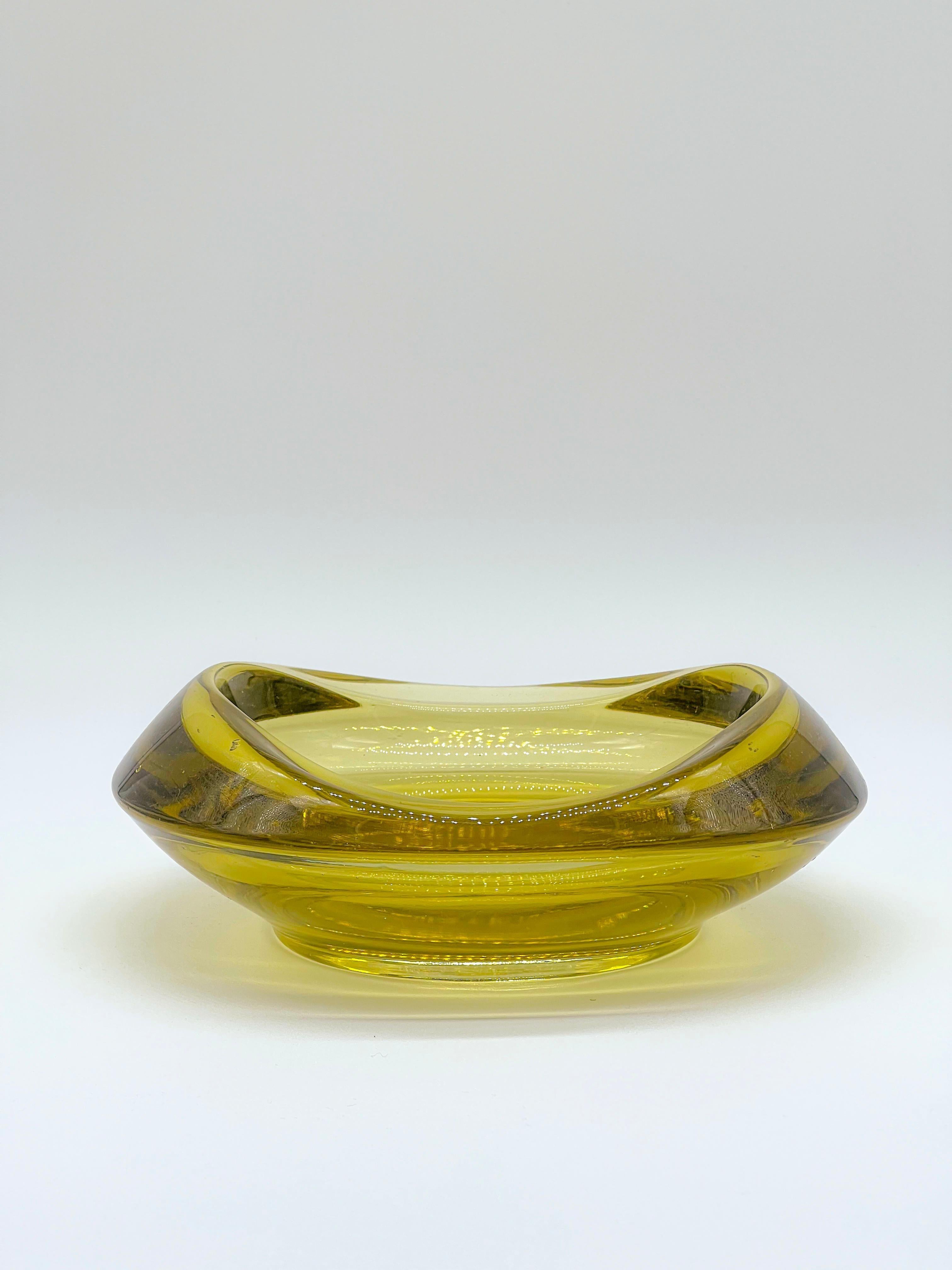 Bright Yellow Murano Sculptural Bowl , perfect to decorate your coffee tables ! For Sale
