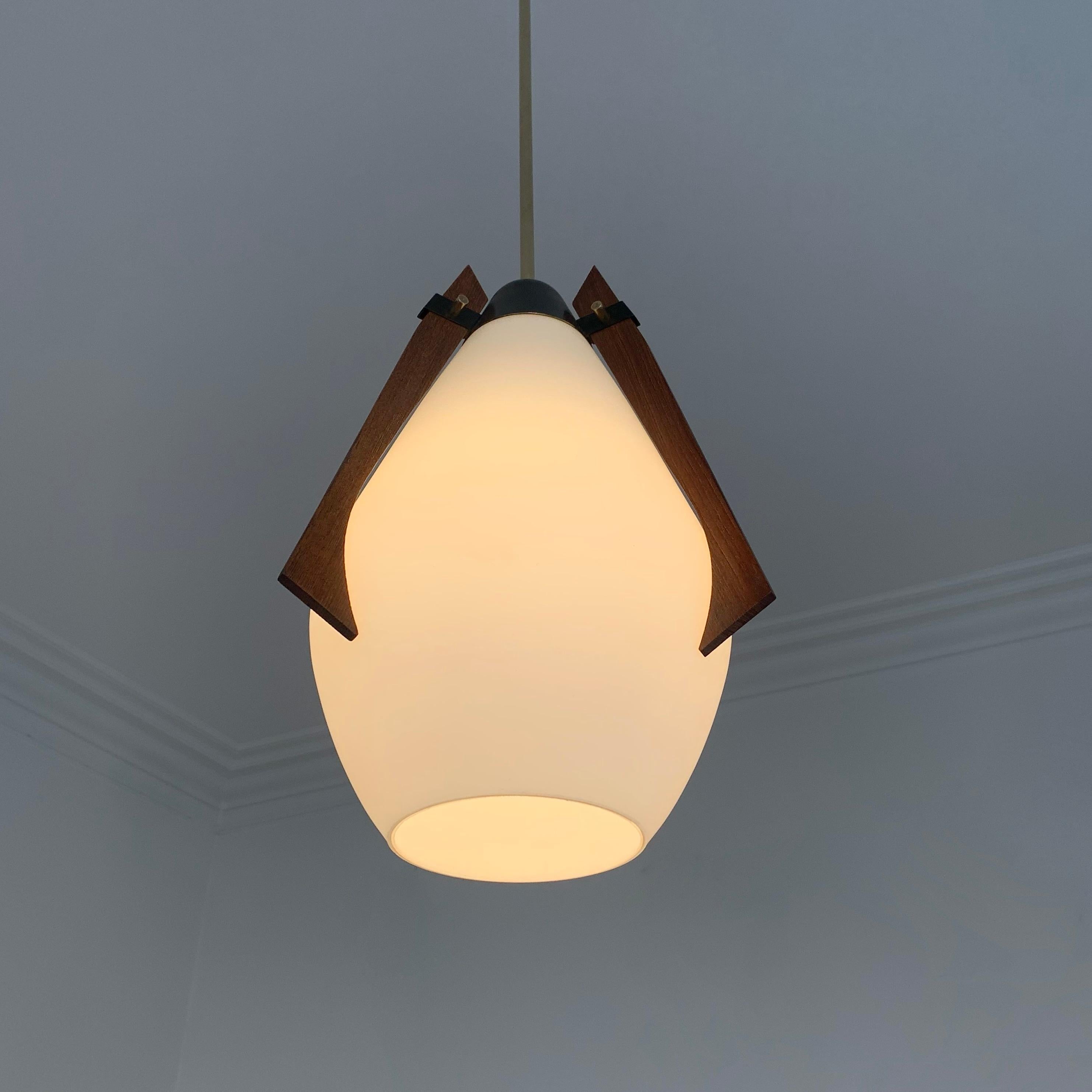 Mid-Century Decorative Teck and Brass Pendant Lamp, circa 1960, Italy. For Sale 5