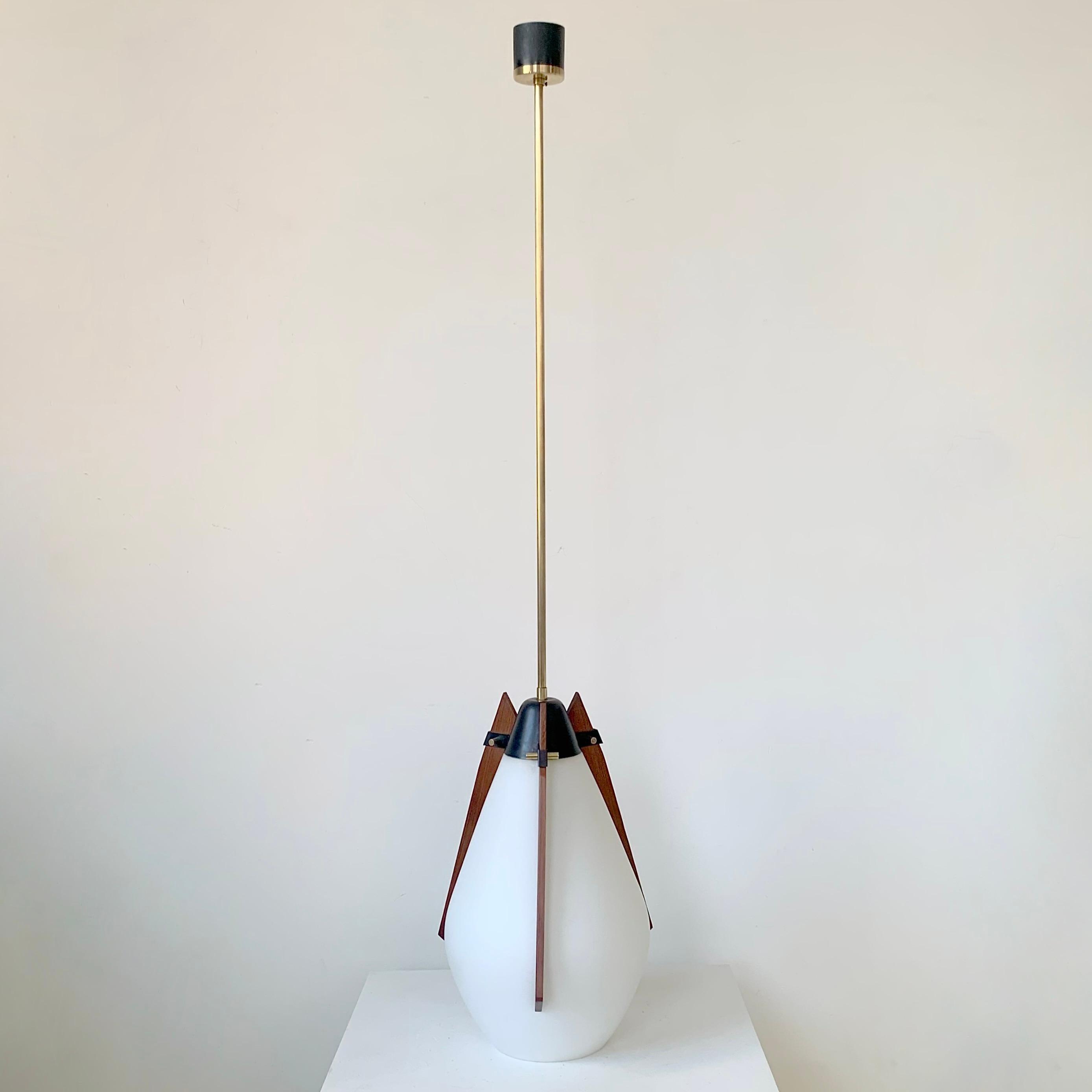 Italian Mid-Century Decorative Teck and Brass Pendant Lamp, circa 1960, Italy. For Sale