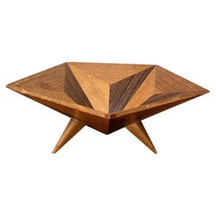 Cuenco trípode decorativo de madera de mediados de siglo, años 60