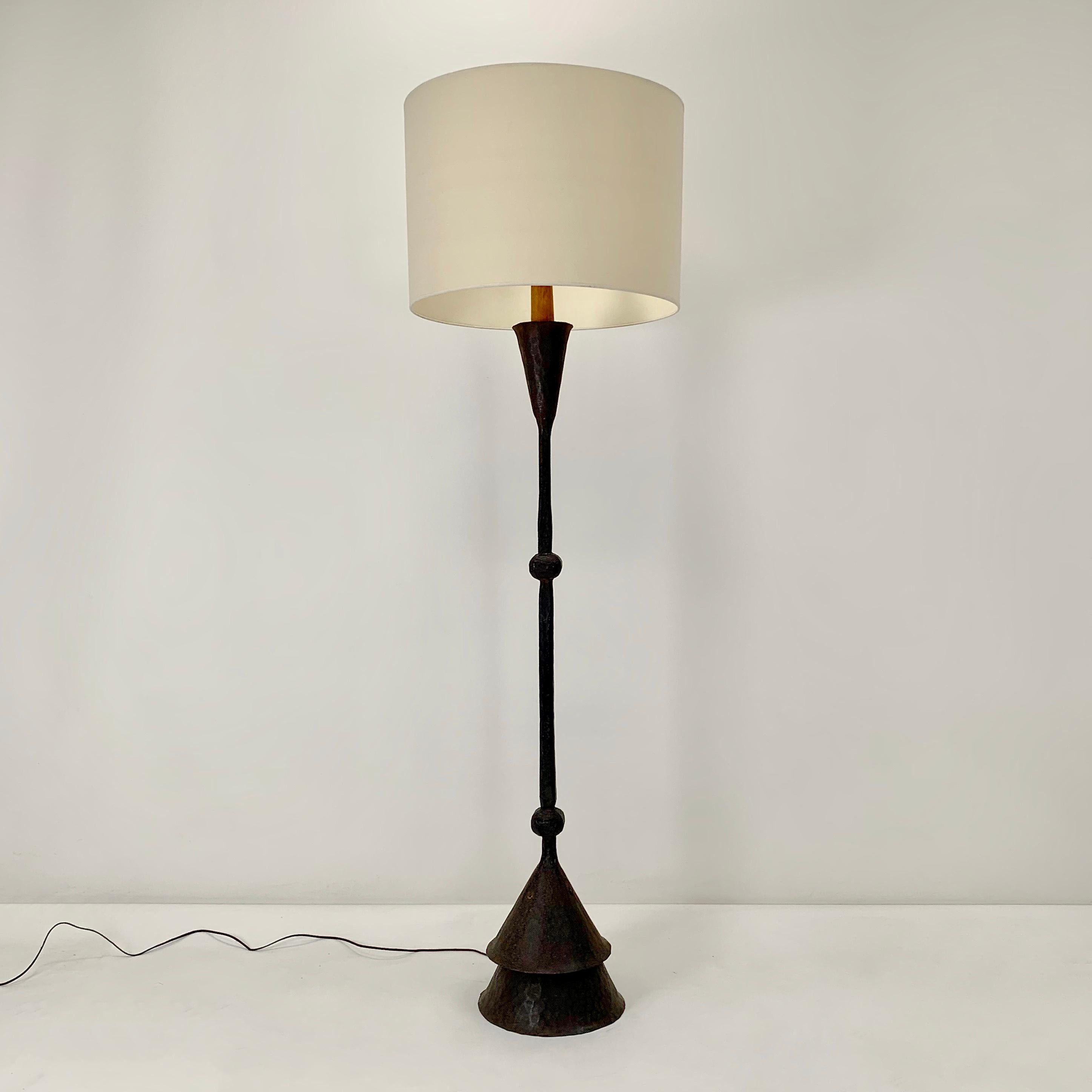Mid-Century Decorative Wrought Iron Floor Lamp, circa 1950, France. In Good Condition In Brussels, BE