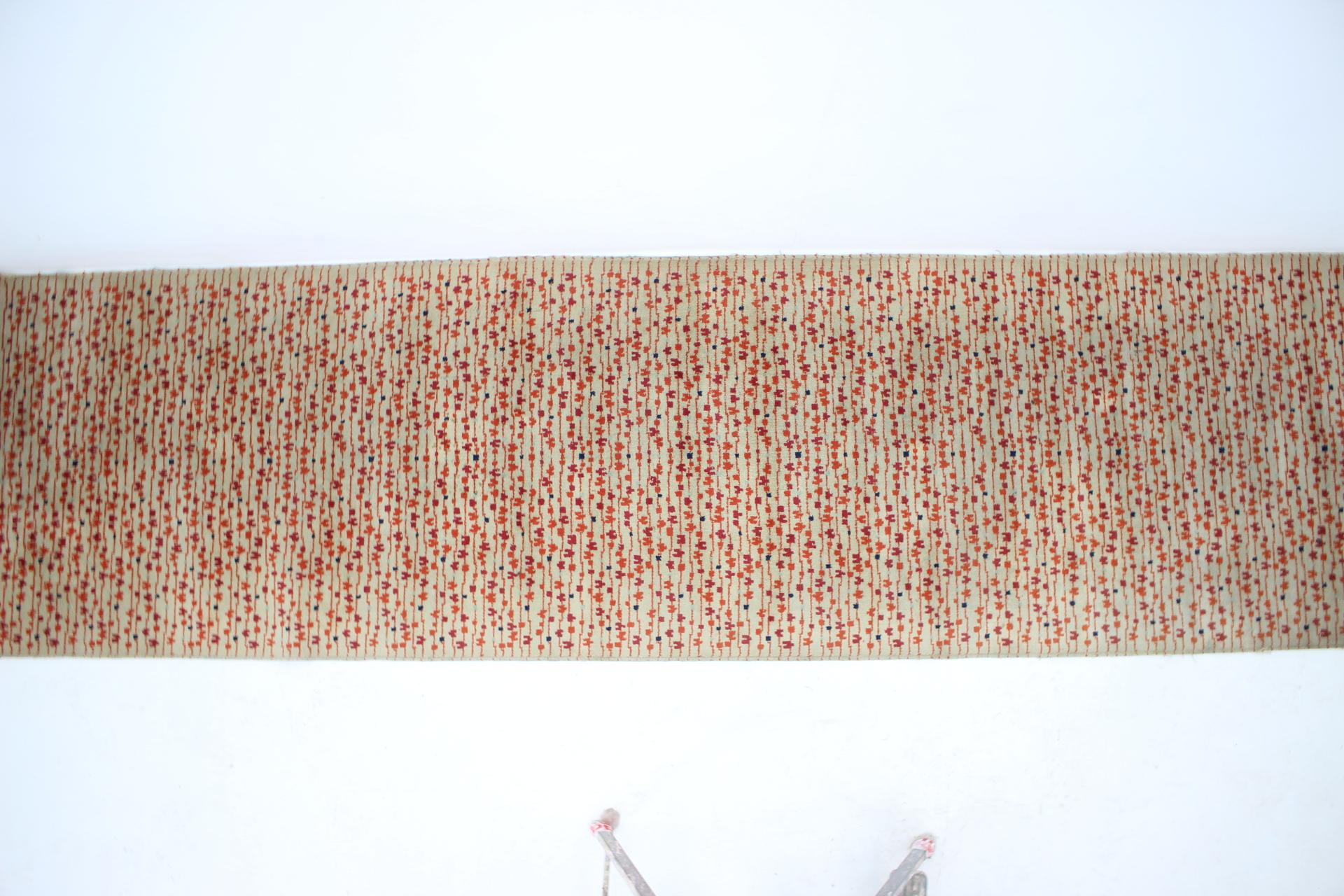 Midcentury Design Abstract Carpet or Rug, 1960s In Good Condition For Sale In Praha, CZ
