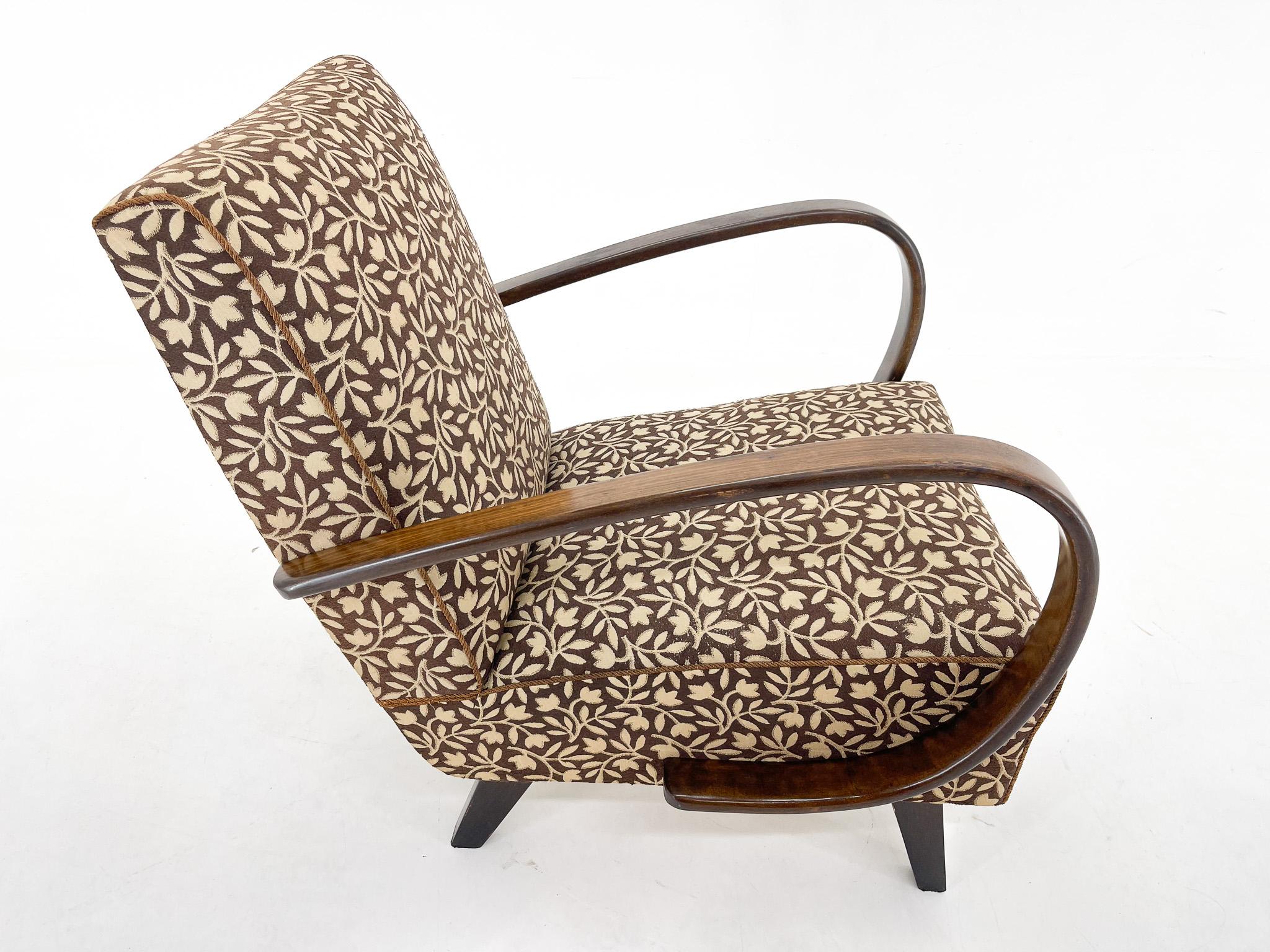 Sessel im Mid-Century-Design von Jindrich Halabala, 1950er Jahre (Moderne der Mitte des Jahrhunderts) im Angebot
