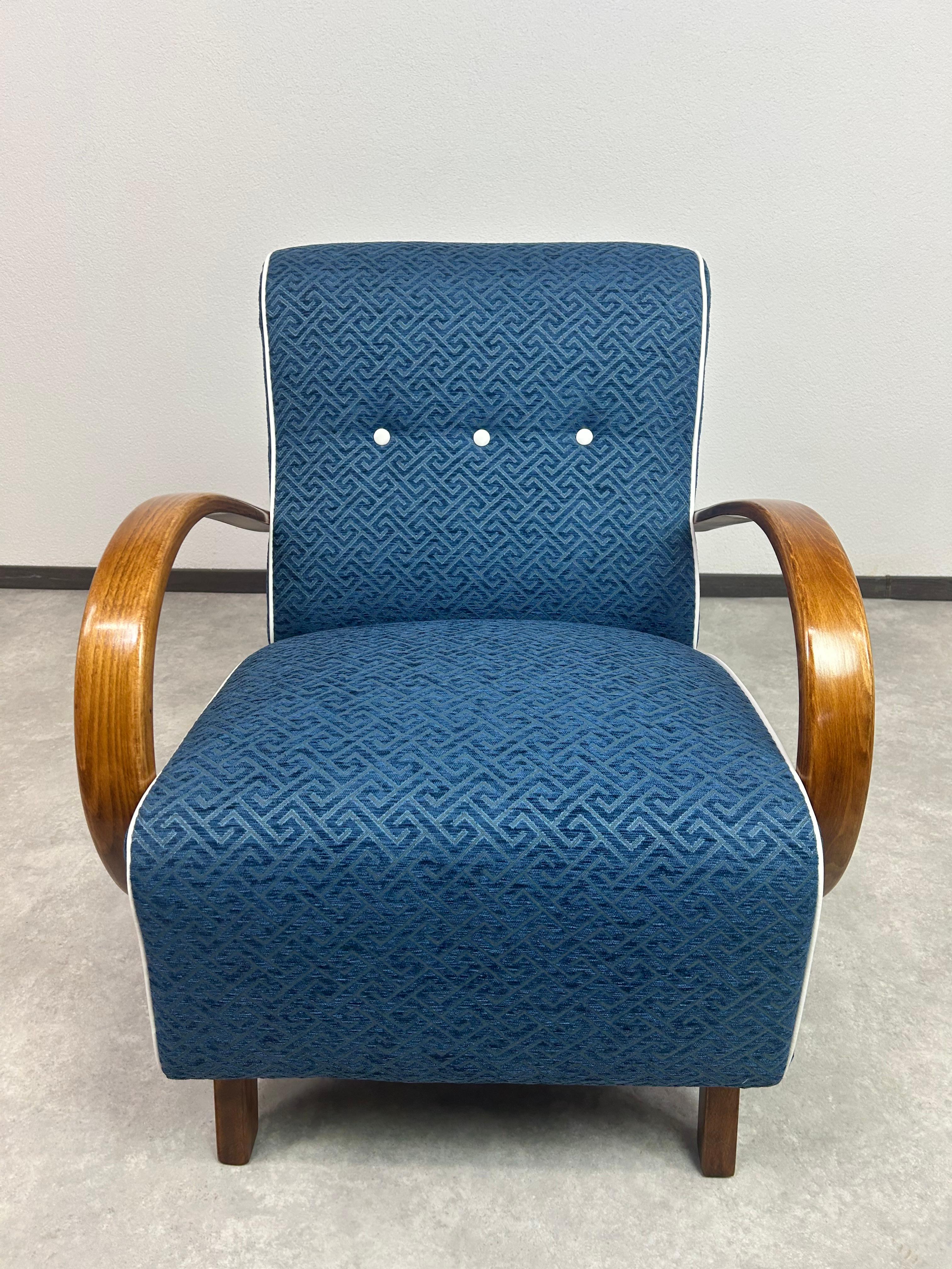 Poltrone di design di metà secolo di Jindřich Halabala In condizioni ottime in vendita a Banská Štiavnica, SK