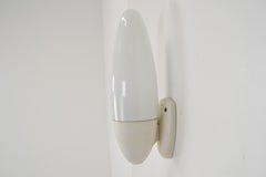 Lampe murale en bakélite au design mi-siècle, années 1960.