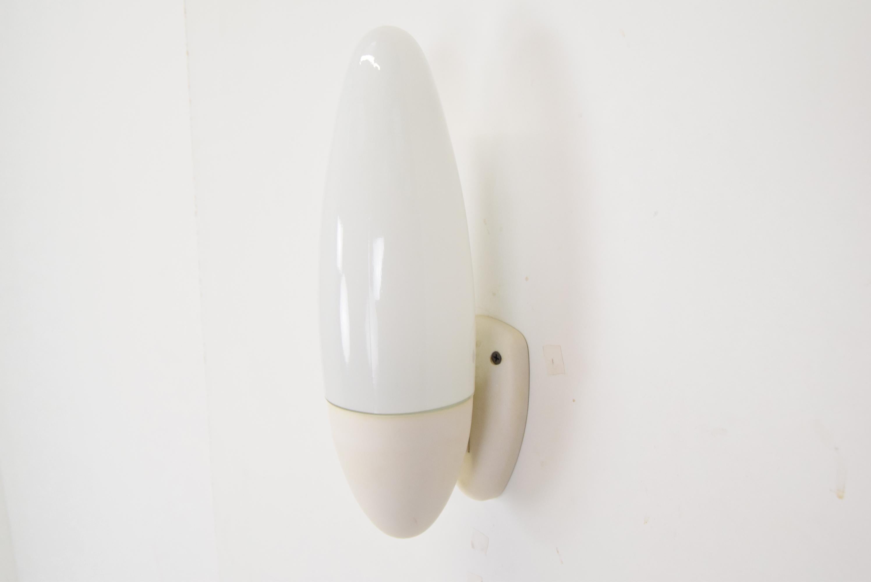 Mid-Century moderno Lampada da parete in bachelite dal design di metà secolo, anni '60. in vendita